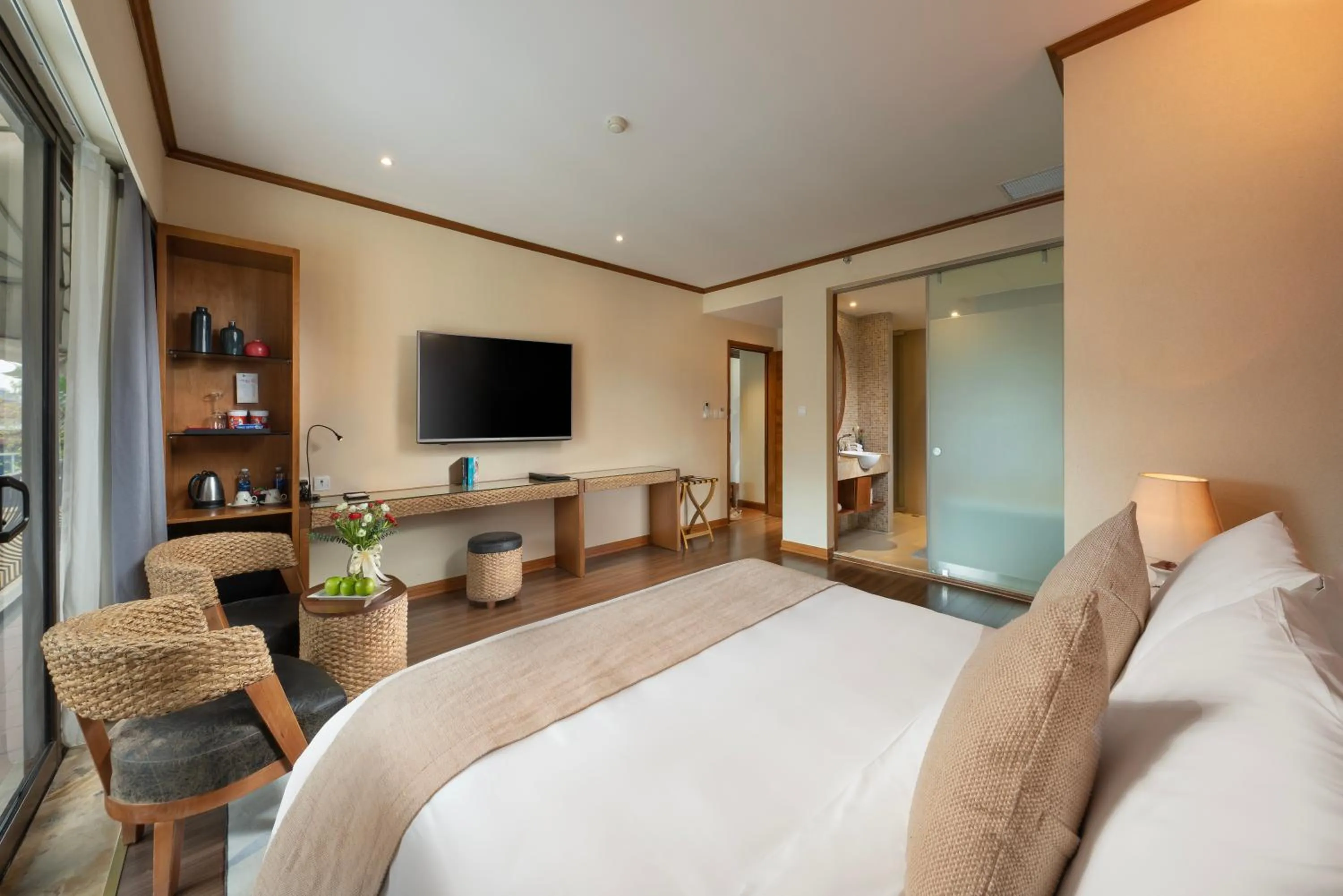 Bedroom, Bed in MK Premier Boutique Hotel