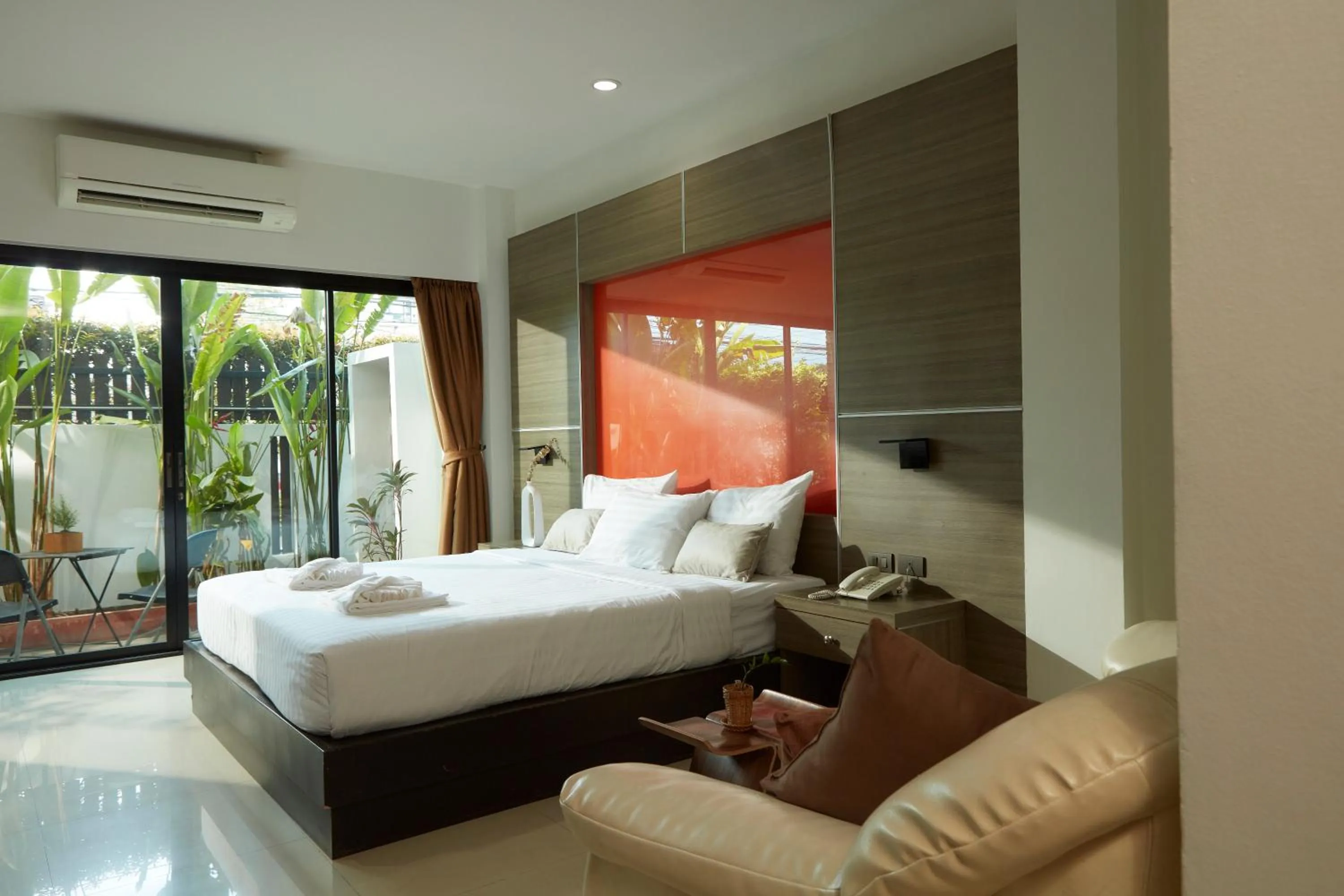 Bed in Rhienchai Place Hotel