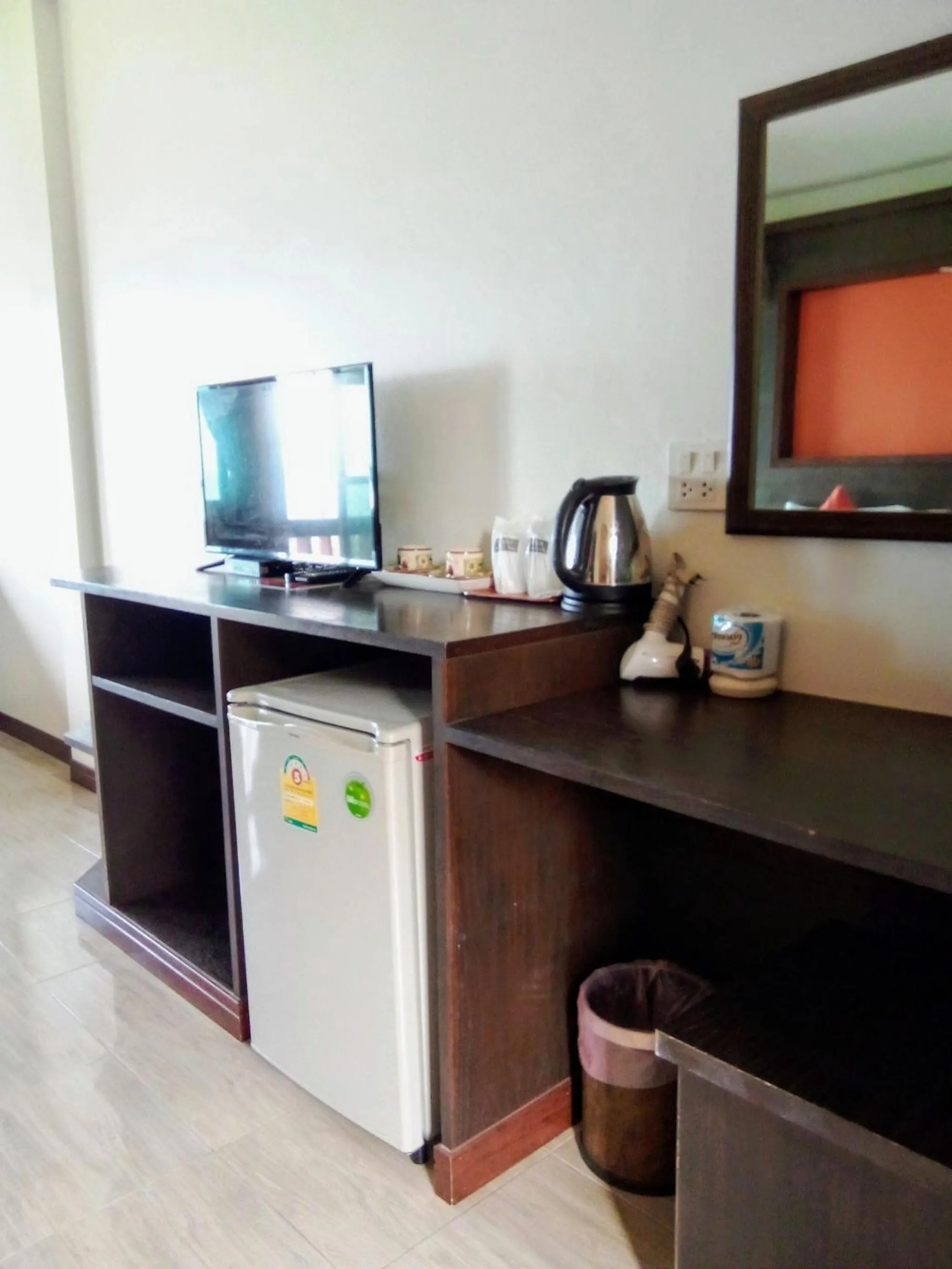 Coffee/tea facilities in The Sea @ Lanta Hotel