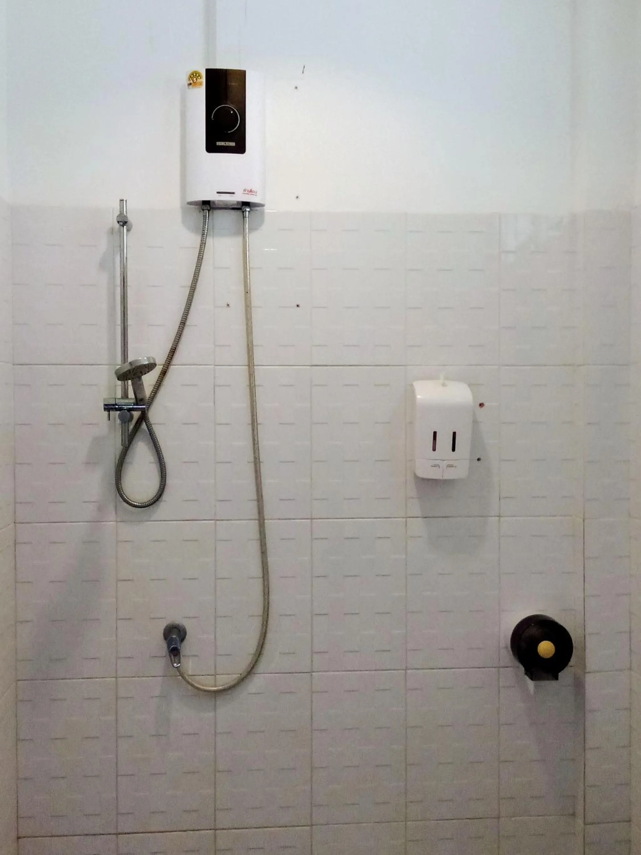 Shower in The Sea @ Lanta Hotel