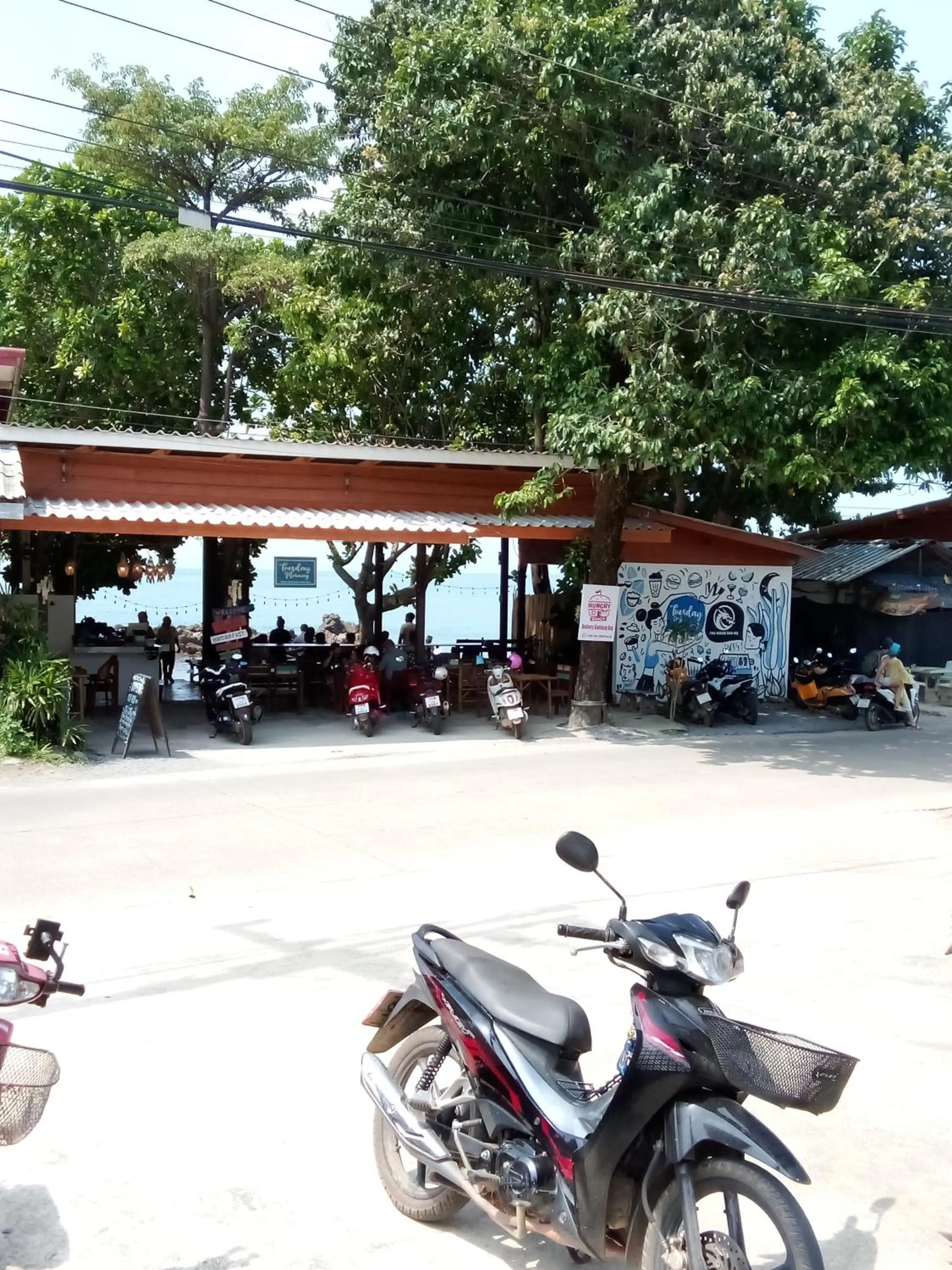 Restaurant/places to eat in The Sea @ Lanta Hotel