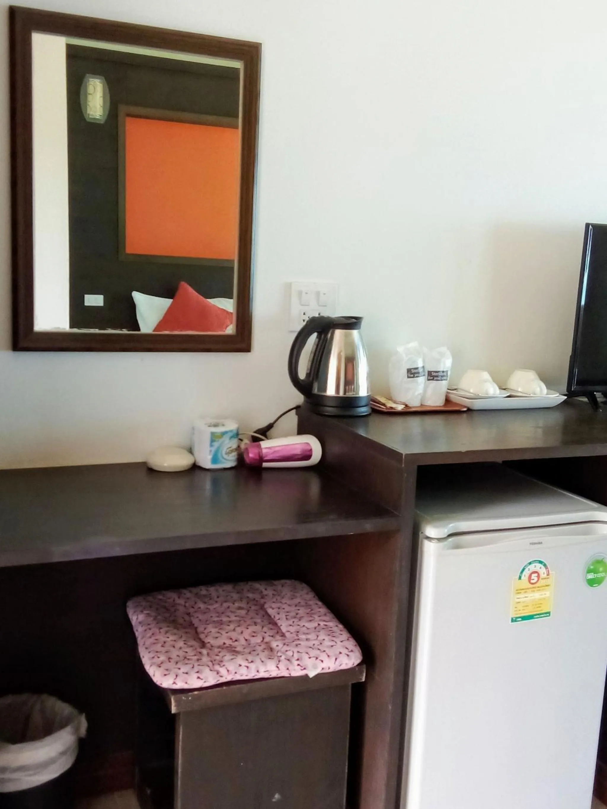 Photo of the whole room in The Sea @ Lanta Hotel