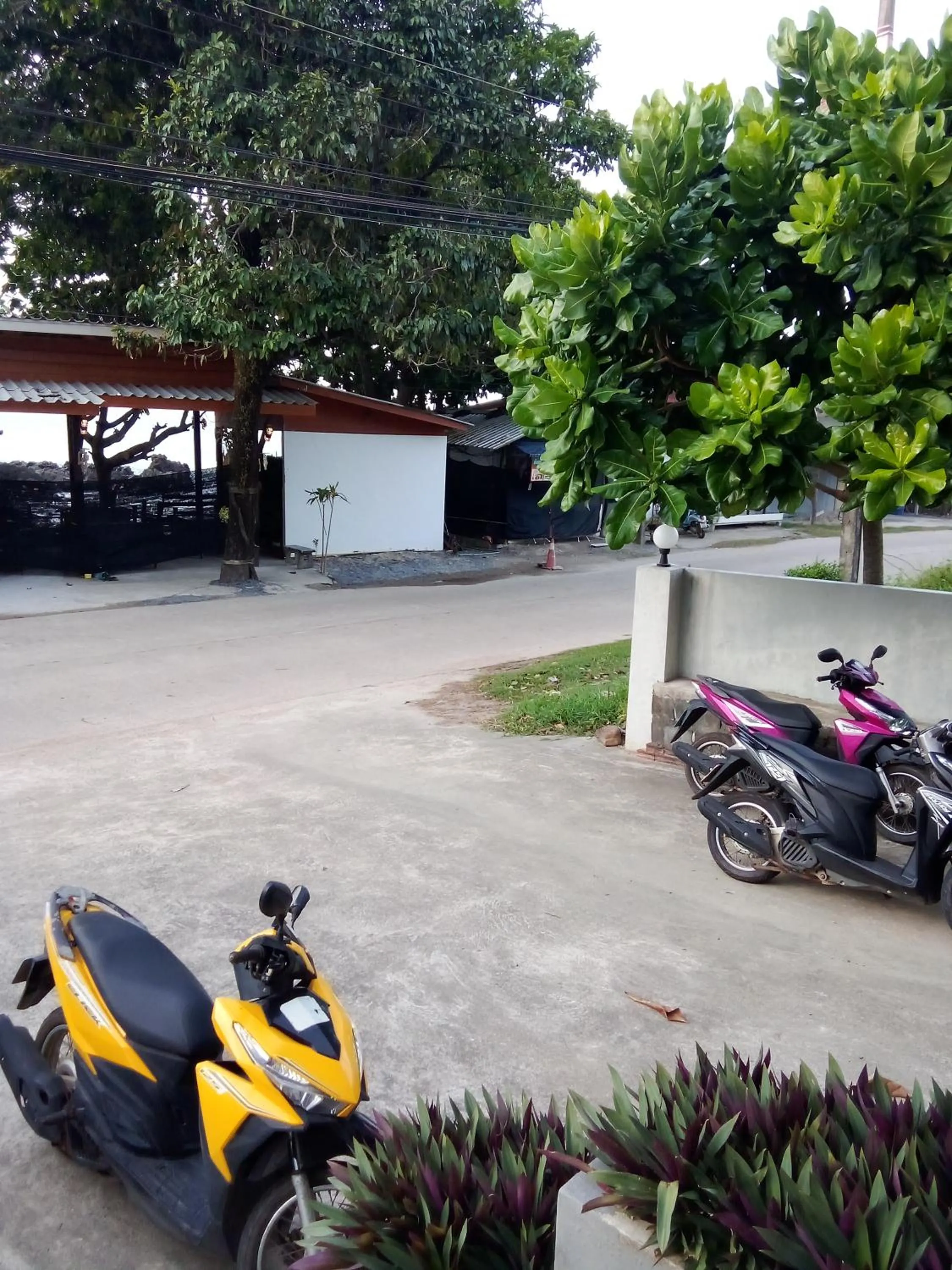 Parking in The Sea @ Lanta Hotel