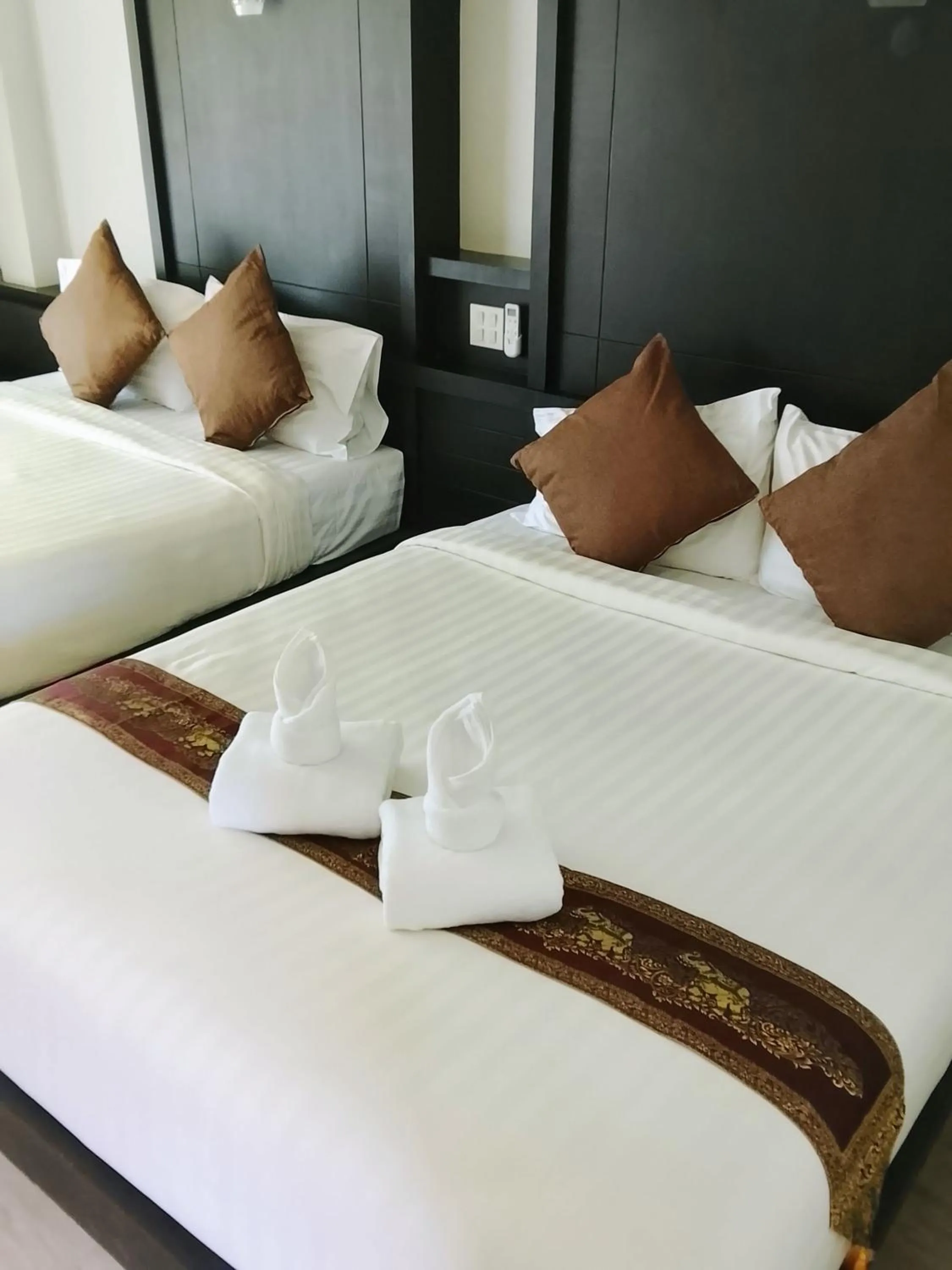 Bed in The Sea @ Lanta Hotel