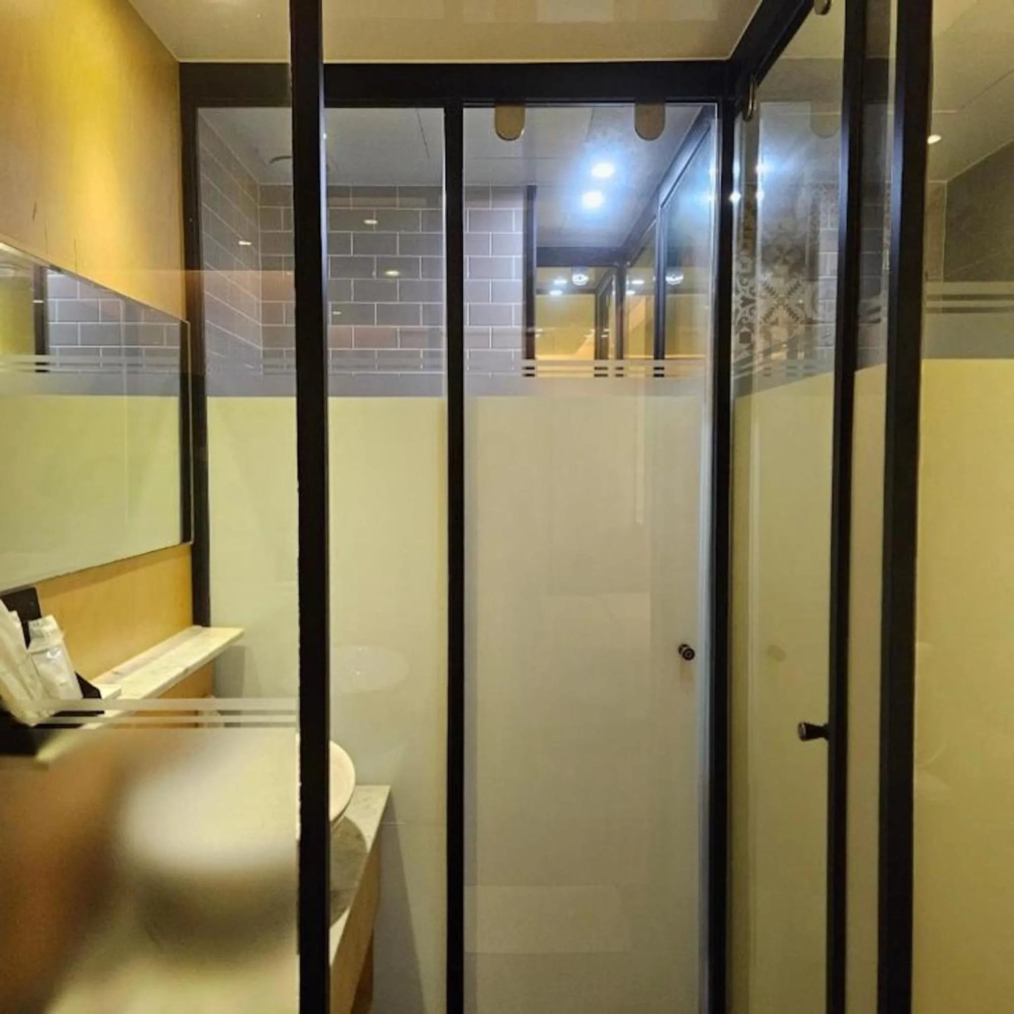 Shower, Bed in Noel Business Hotel