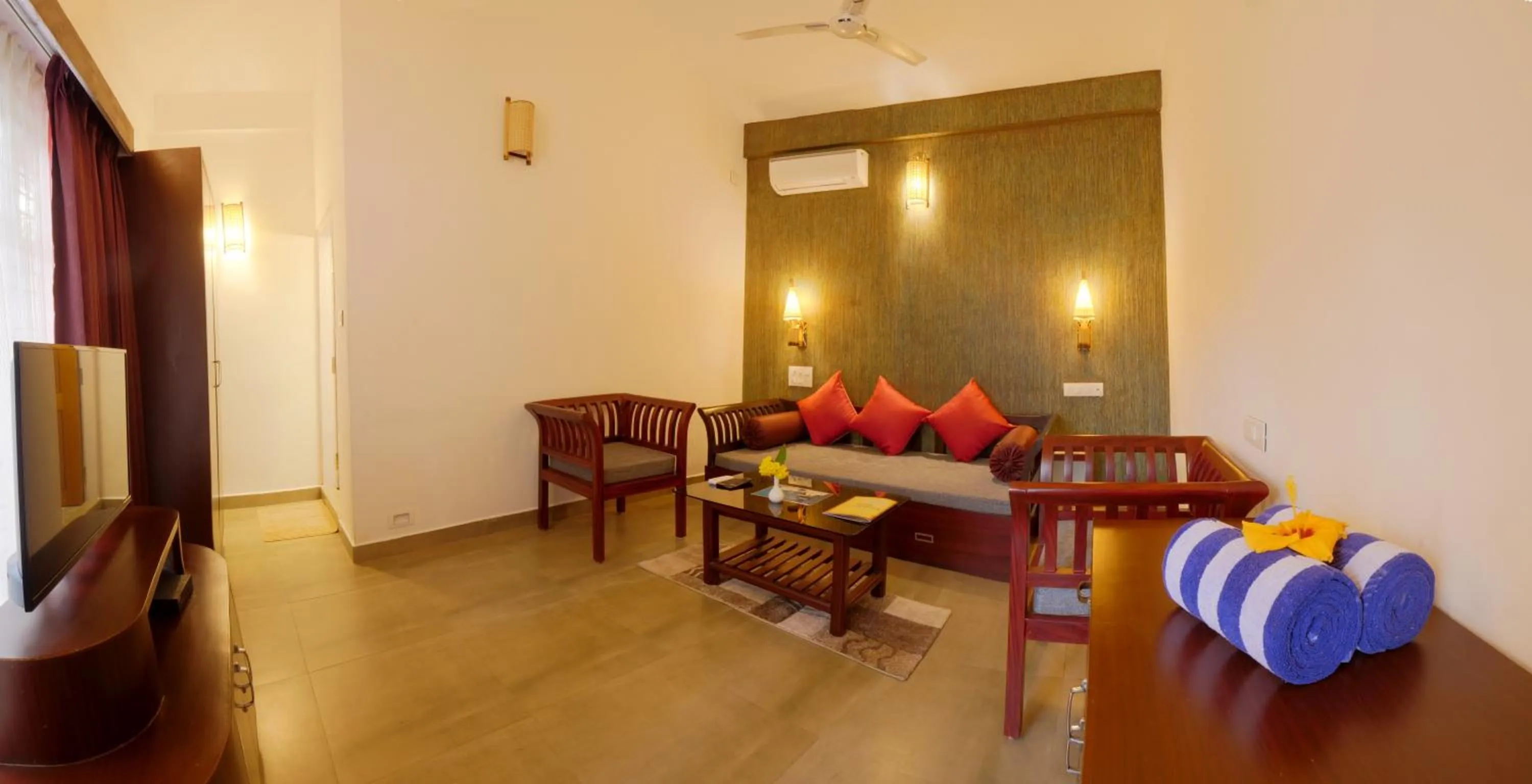 Living room in Gokulam Grand Resort & Spa, Coorg