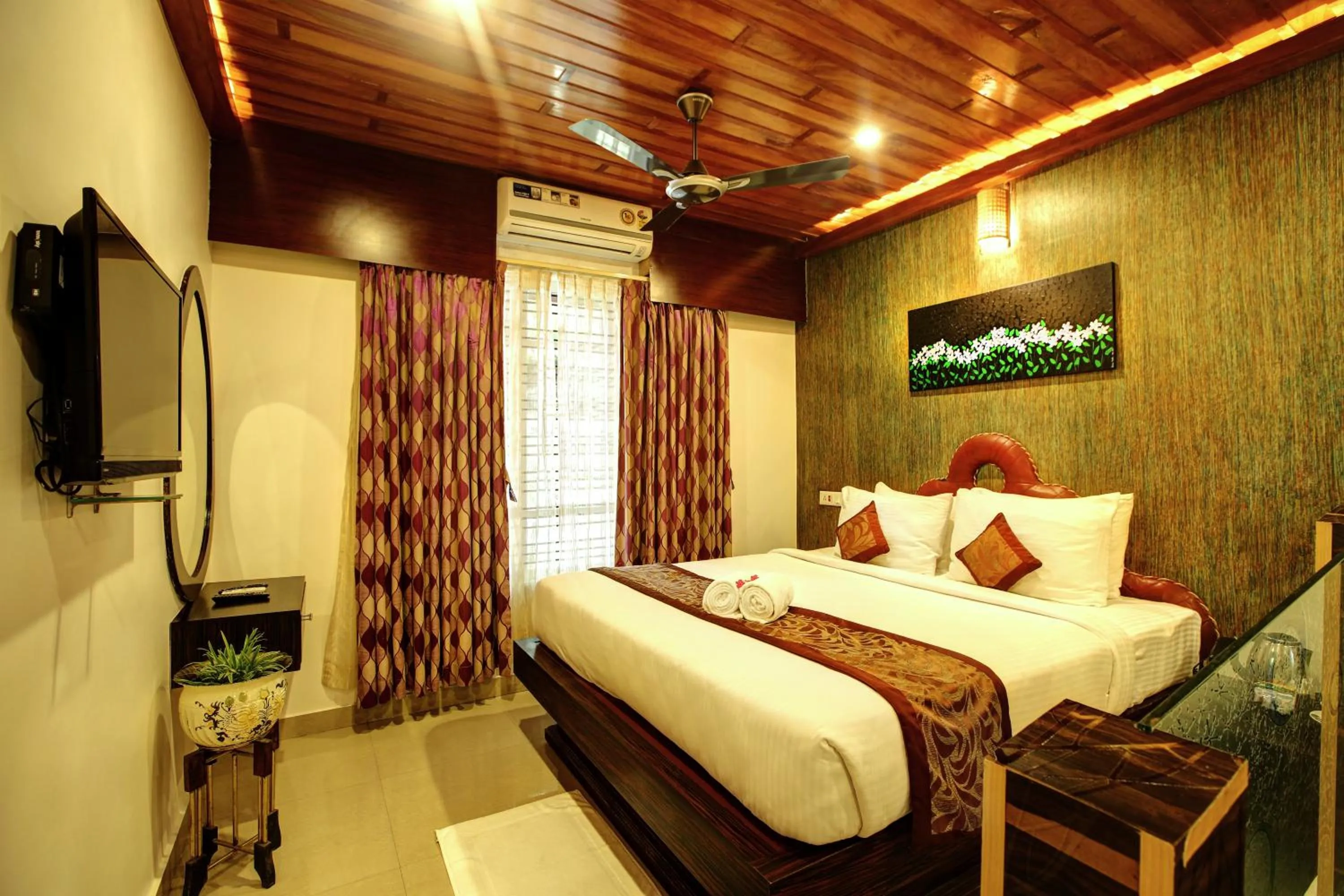 Bedroom, Bed in Gokulam Grand Resort & Spa, Coorg
