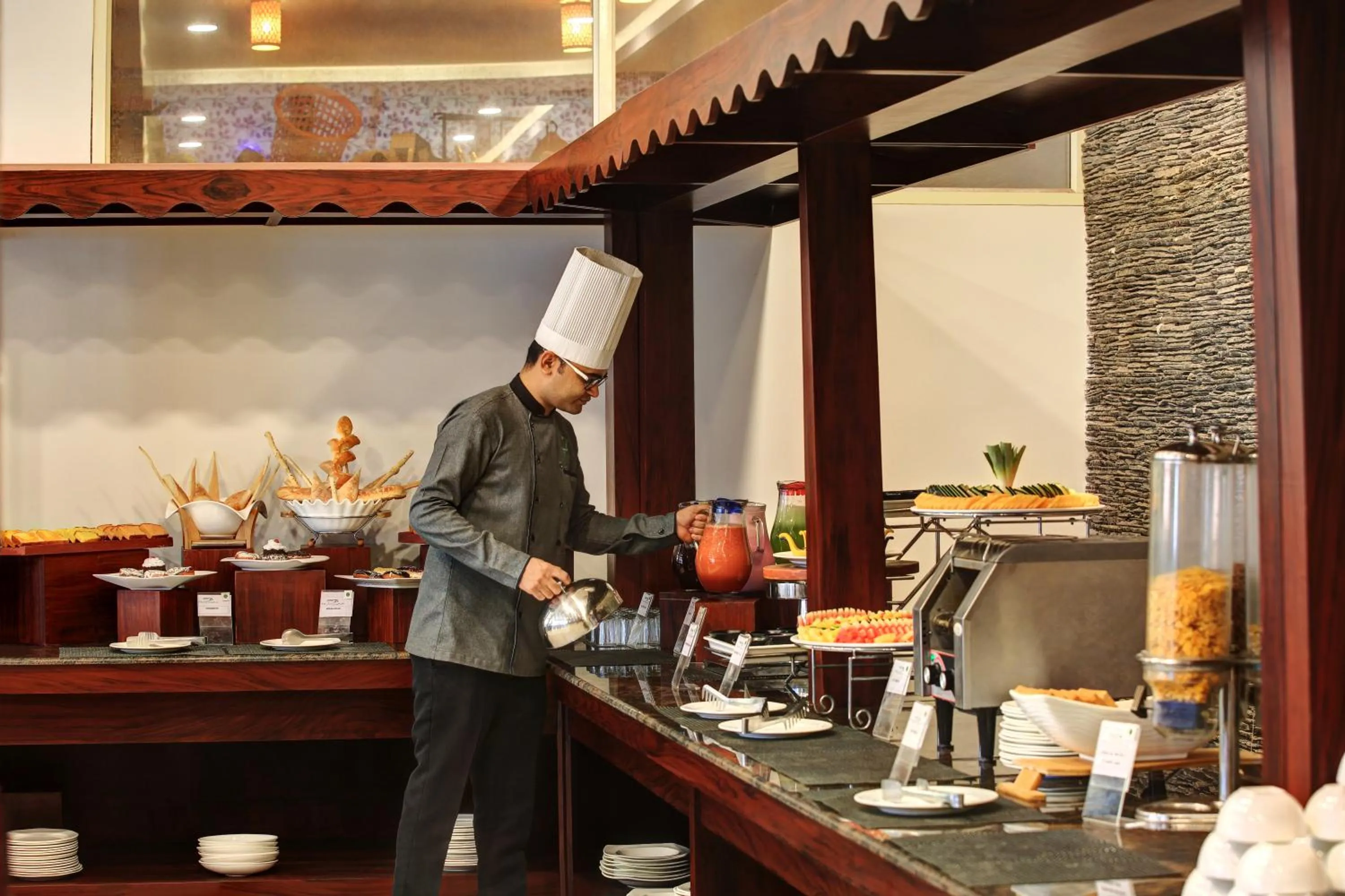 Restaurant/places to eat in Gokulam Grand Resort & Spa, Coorg