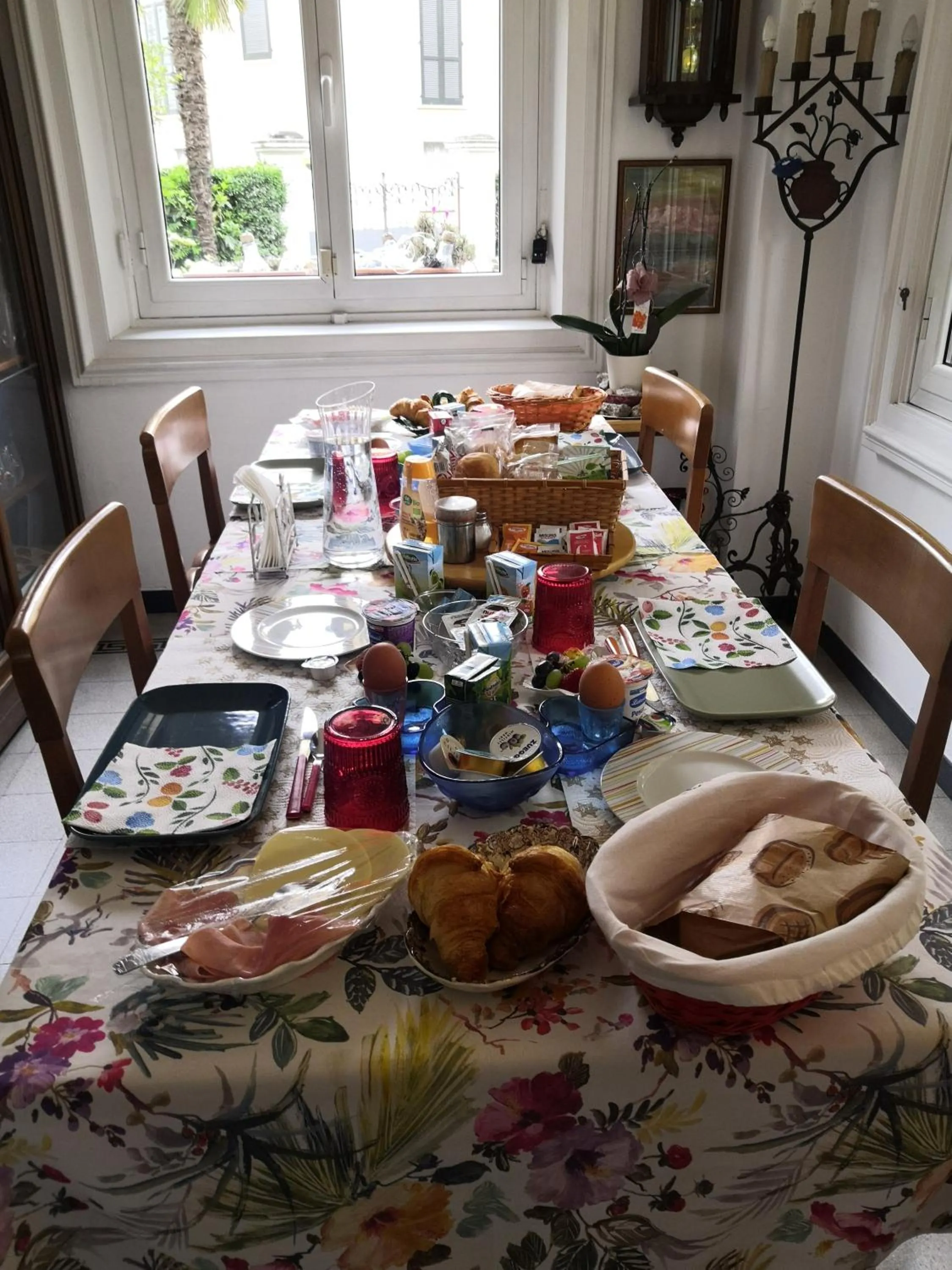 Dining area in Invilla B&B