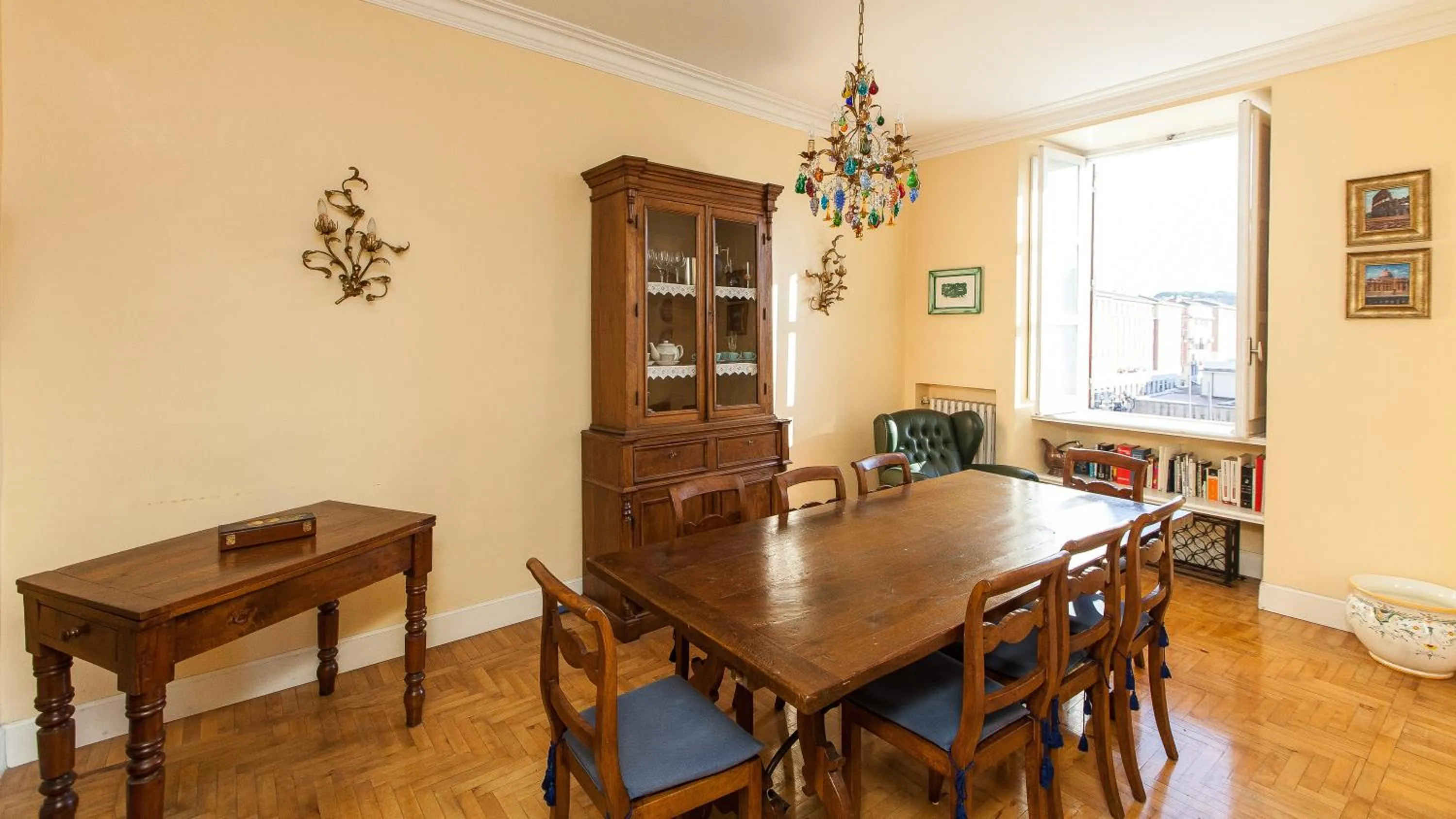 Living room in Rental in Rome Risorgimento view Aparment