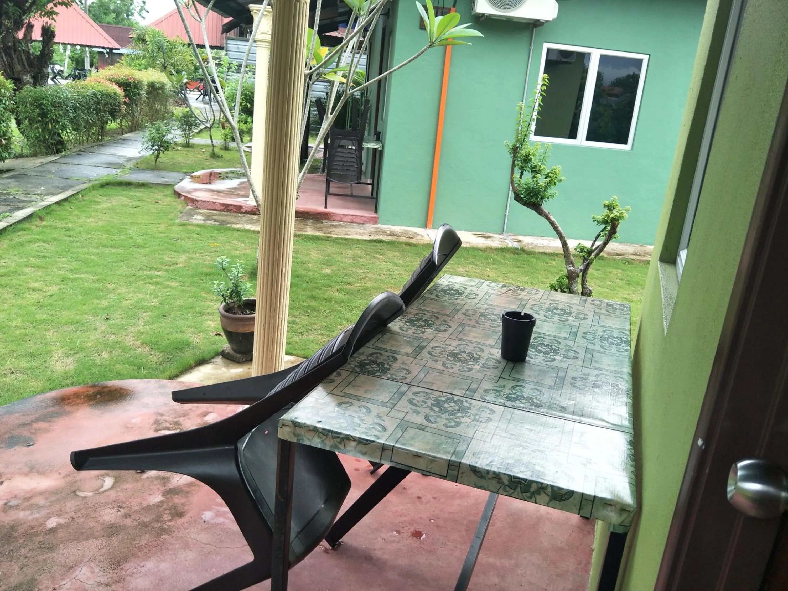 Restaurant/places to eat in Motel Aurora Damai