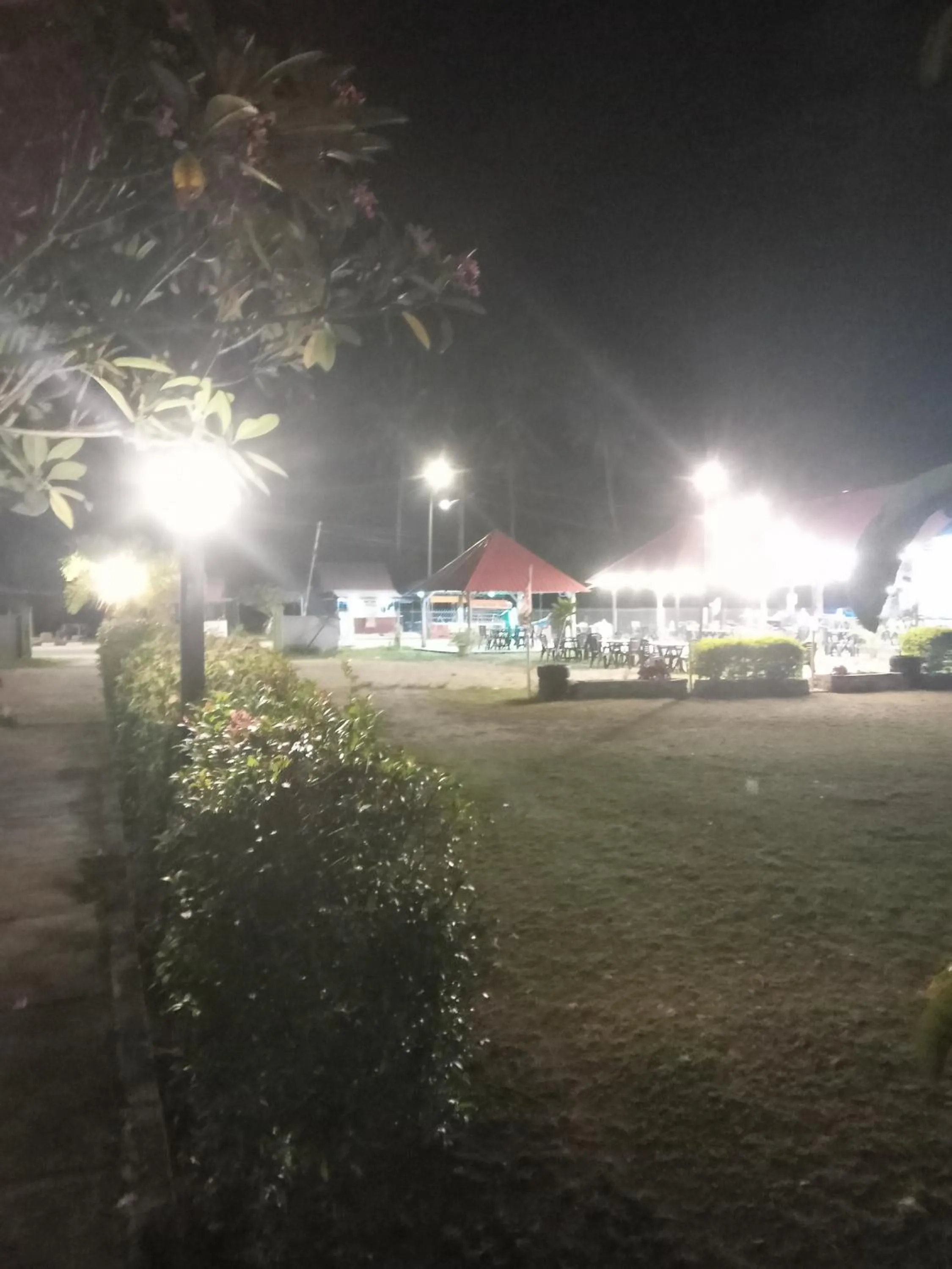 Restaurant/places to eat in Motel Aurora Damai