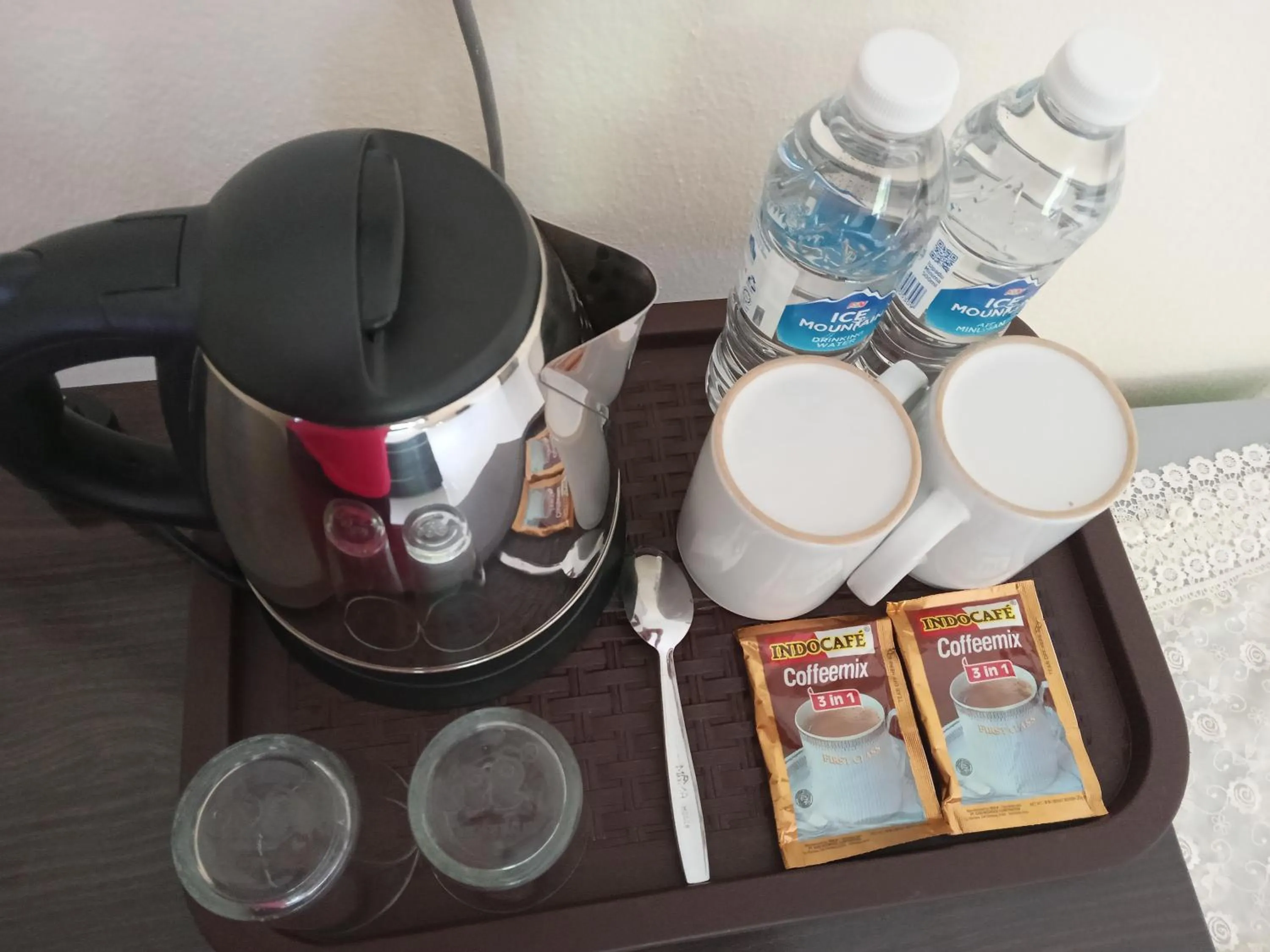 Coffee/tea facilities in Motel Aurora Damai