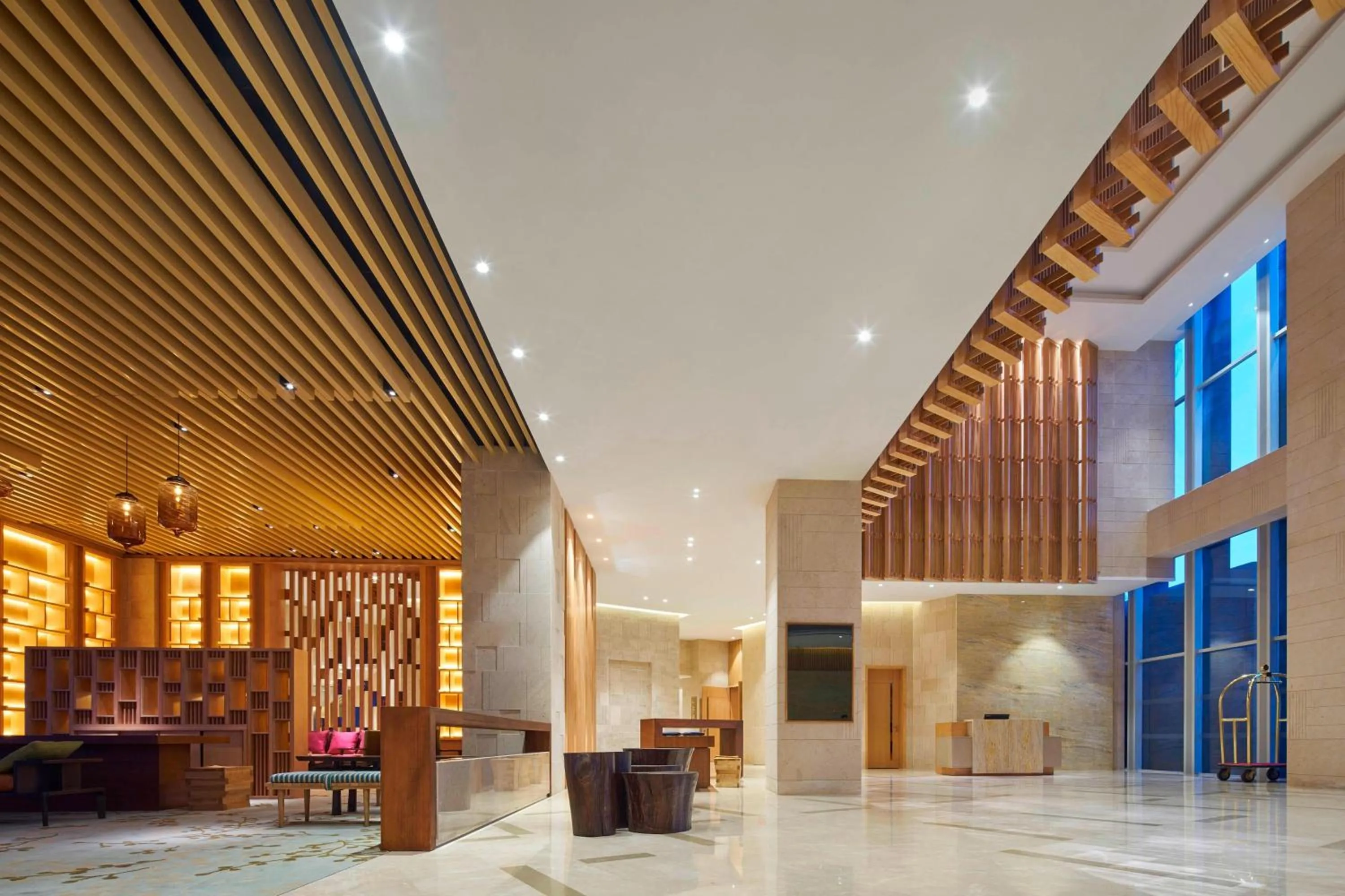 Lobby or reception in Four Points by Sheraton Chengdu, Pujiang Resort