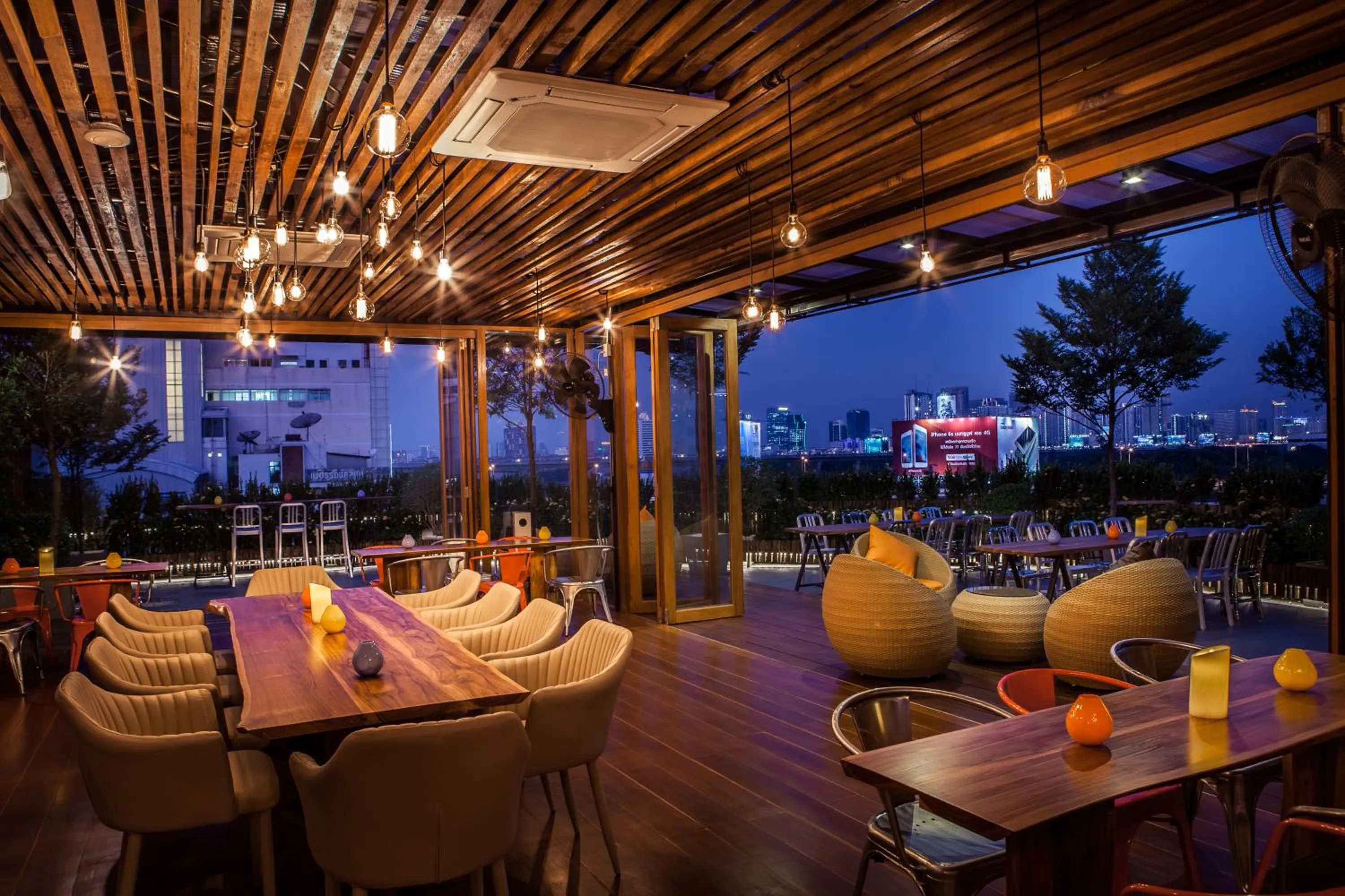 Property building in Metro Pratunam Boutique Hotel