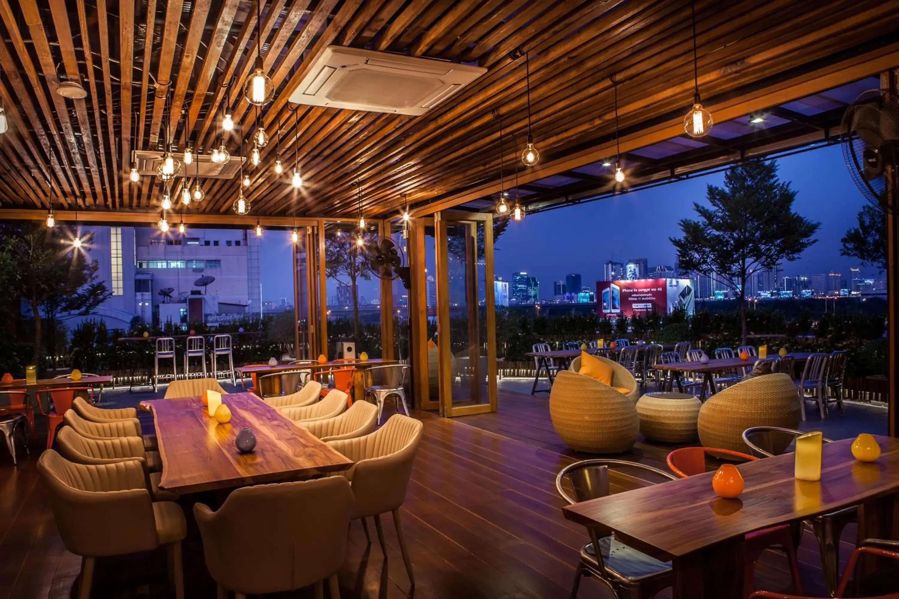 Property building in Metro Pratunam Boutique Hotel Property building in Metro Pratunam Boutique Hotel