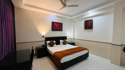 Aadhar Hotel