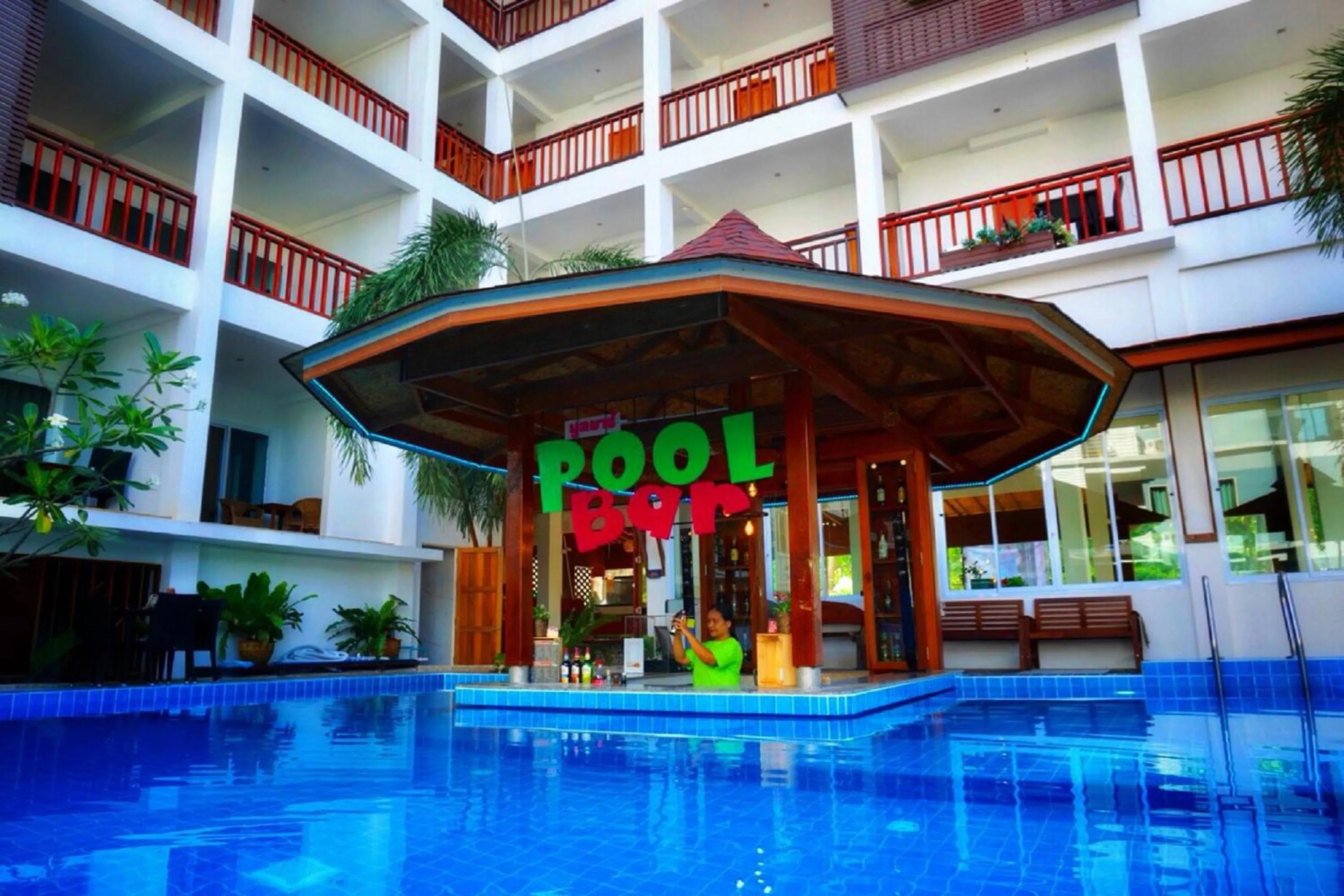 Diving in Pranee Amata