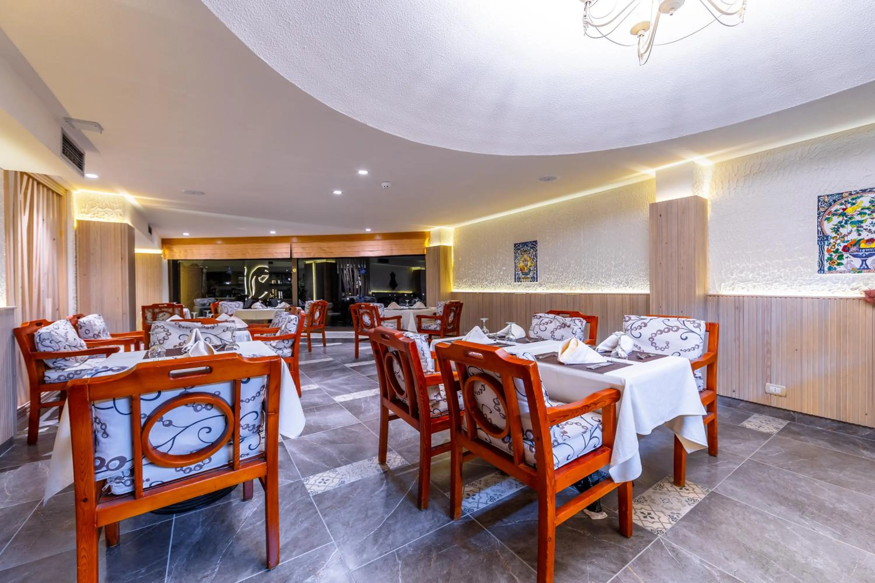 Restaurant/places to eat in Flamenco Beach & Resort Quseir