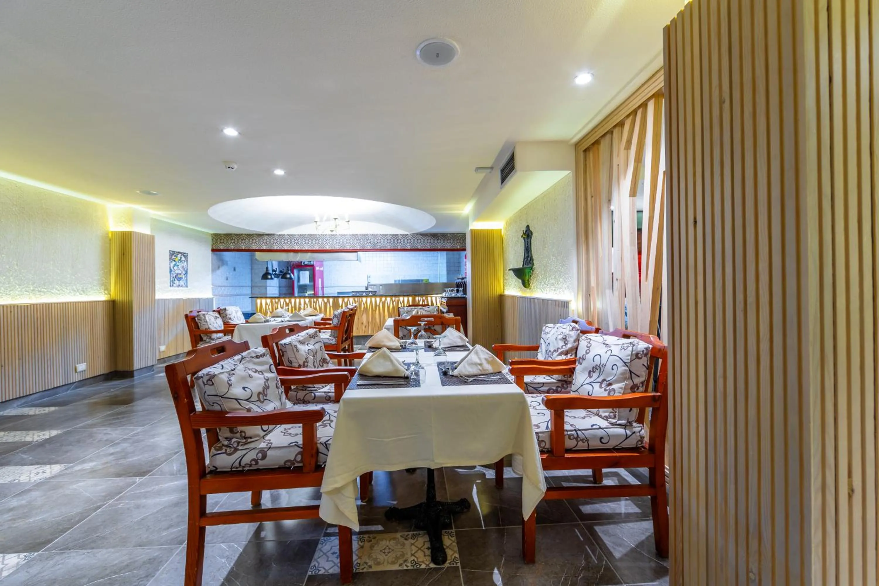 Restaurant/places to eat in Flamenco Beach & Resort Quseir