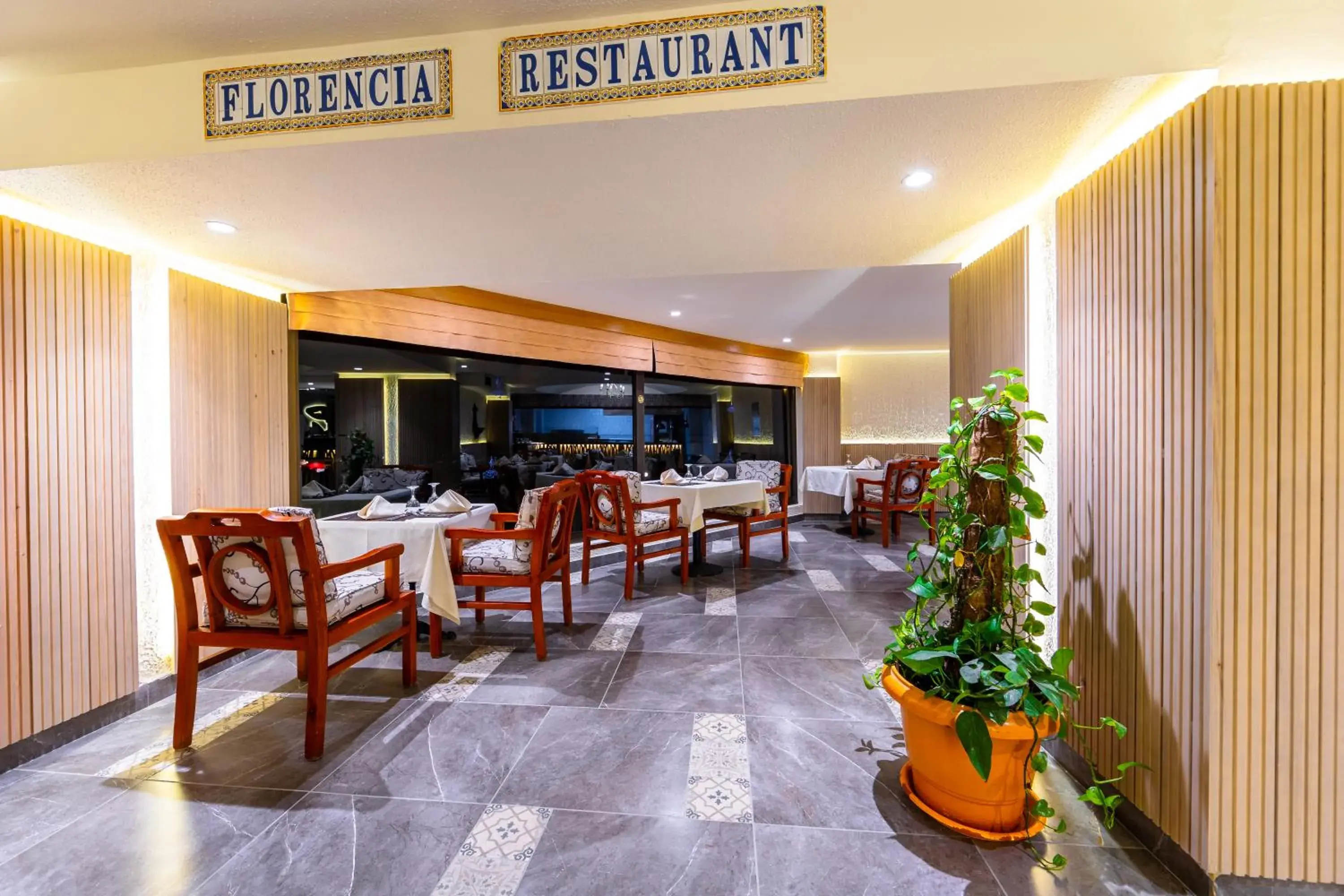 Restaurant/places to eat in Flamenco Beach & Resort Quseir Restaurant/places to eat in Flamenco Beach & Resort Quseir