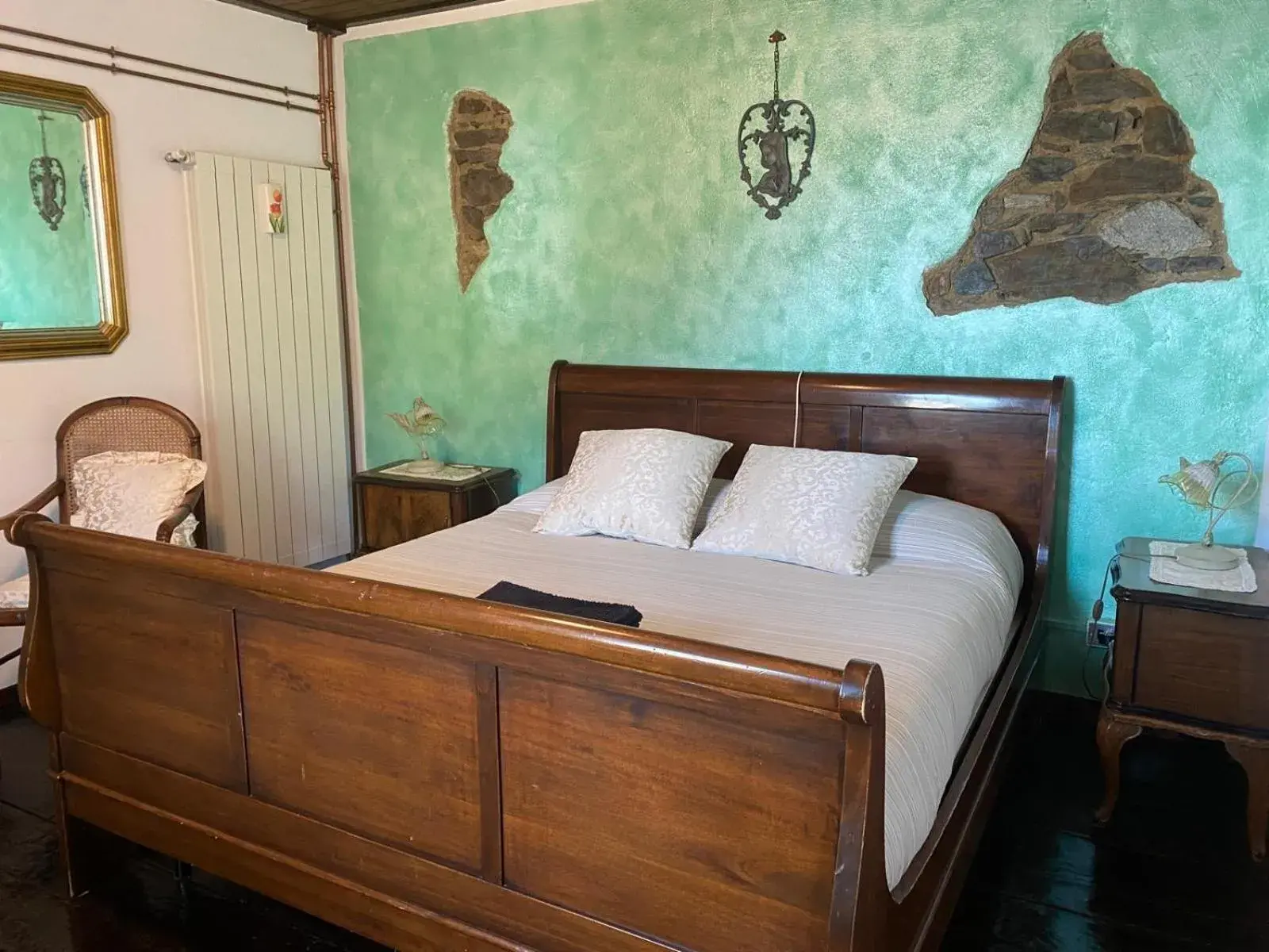 Large Double Room in B&B La Locanda del Cinghiale Large Double Room in B&B La Locanda del Cinghiale