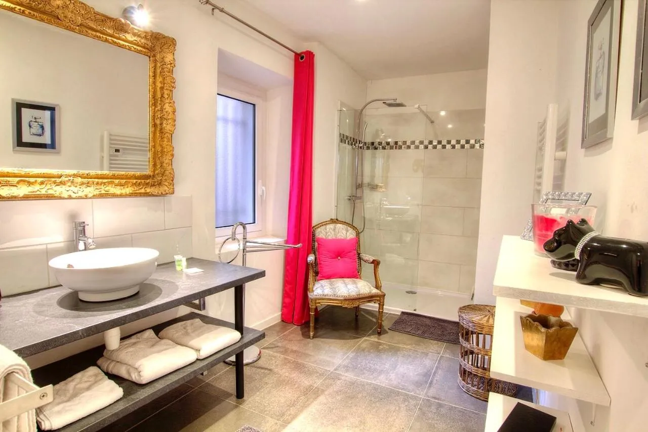 Bathroom in Les Remparts Antibes Location