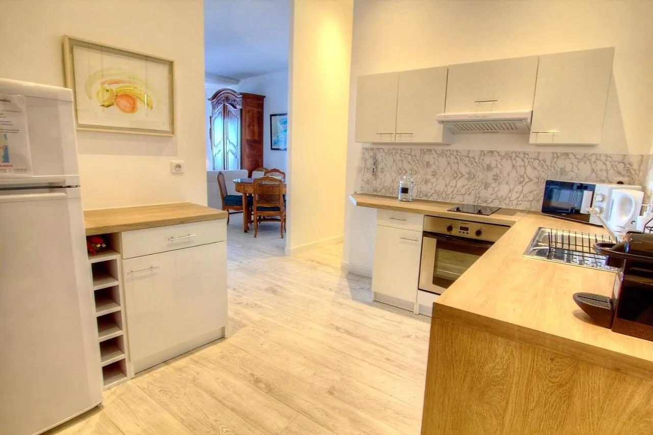 Kitchen or kitchenette in Les Remparts Antibes Location