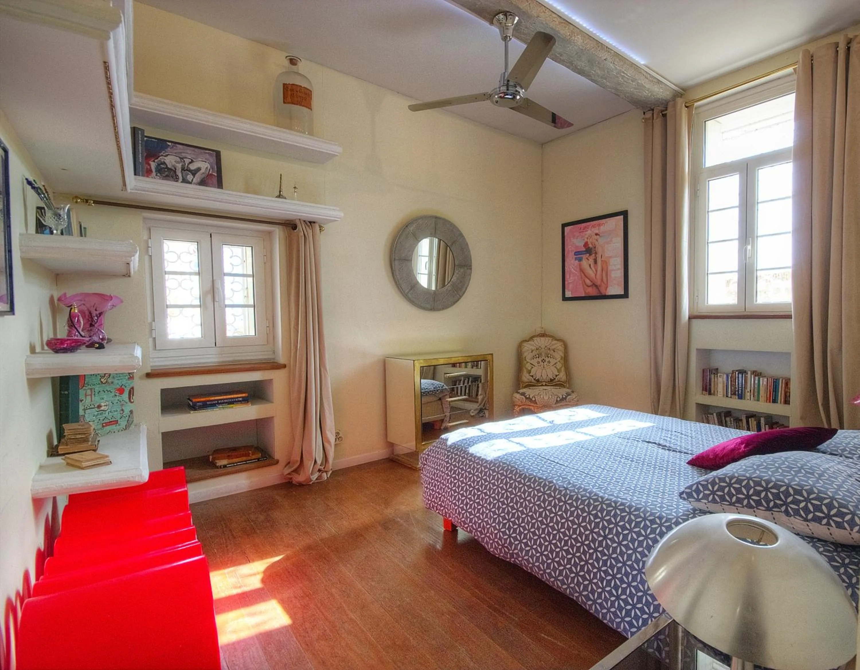 Bedroom, Bed in Les Remparts Antibes Location