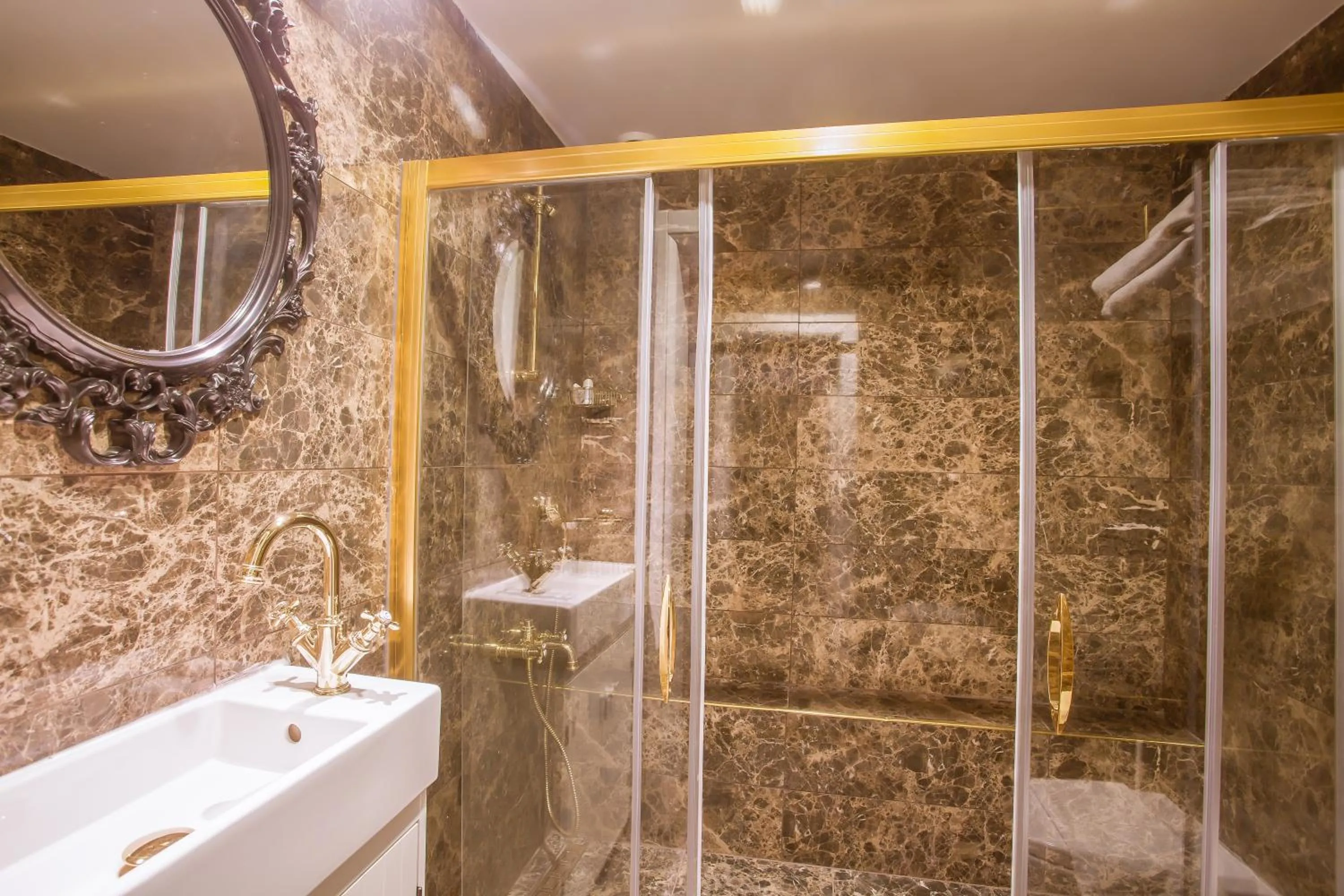 Bathroom in Araf Hotel