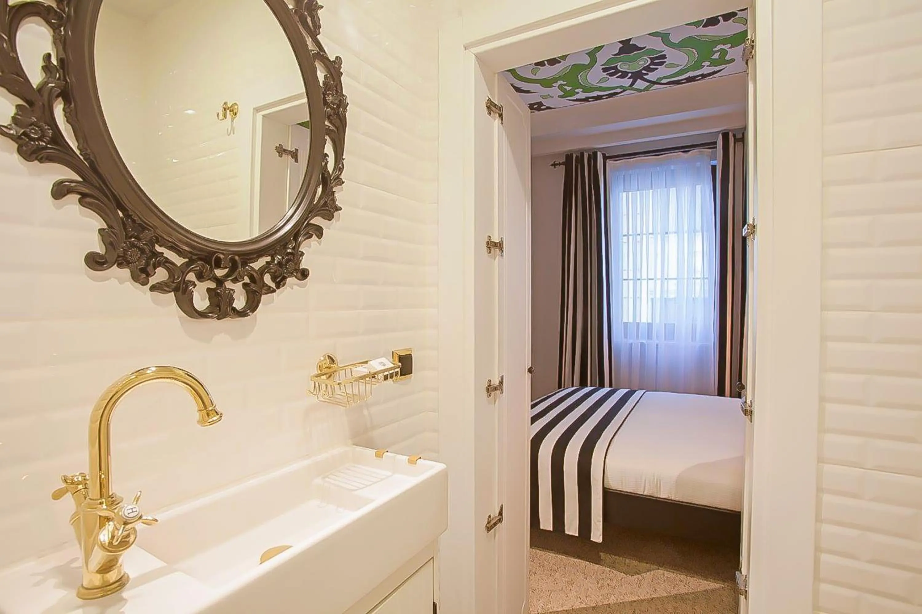 Bathroom, Bed in Araf Hotel