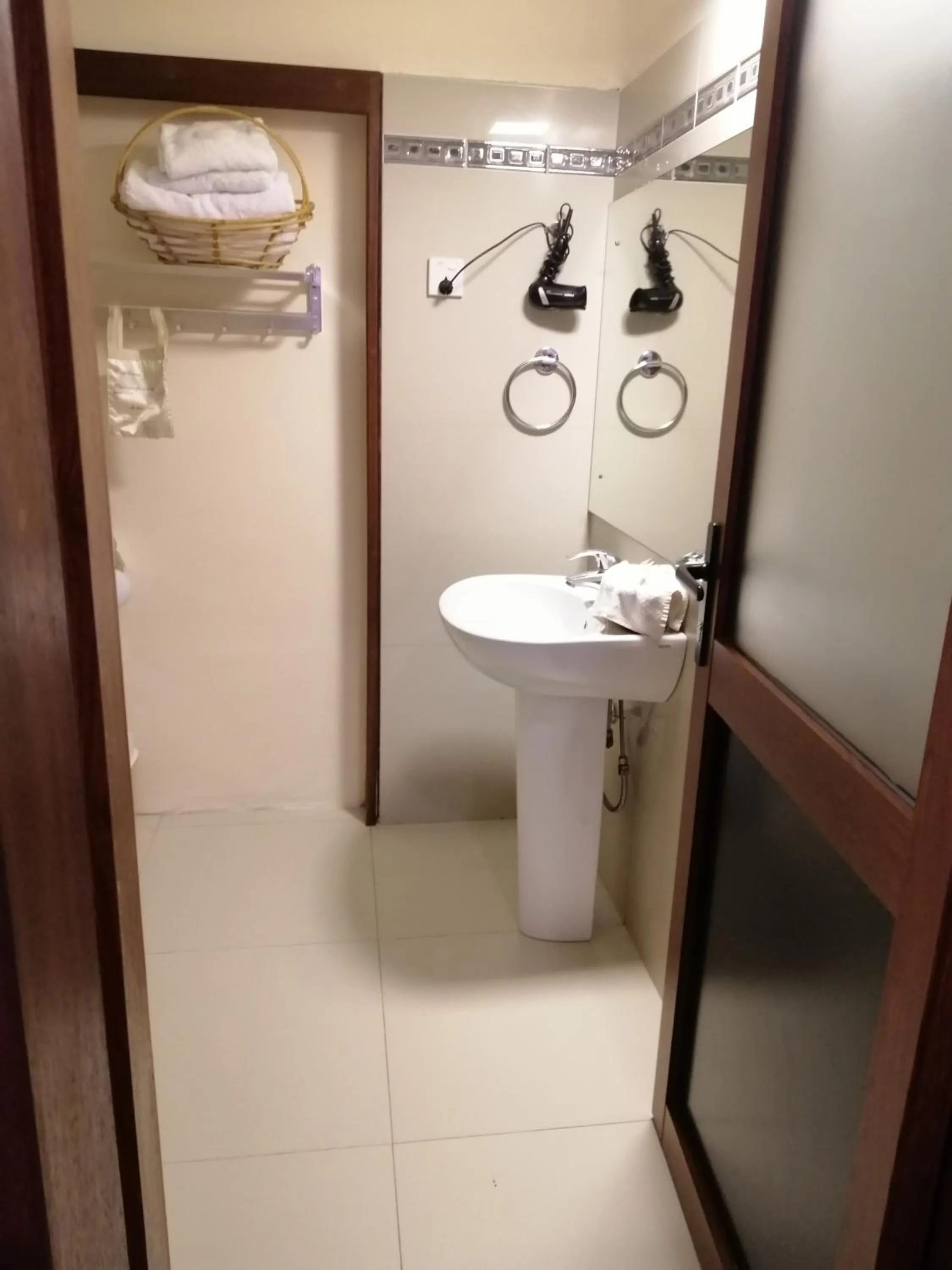Deluxe Double Room - single occupancy in Anugaa in The City