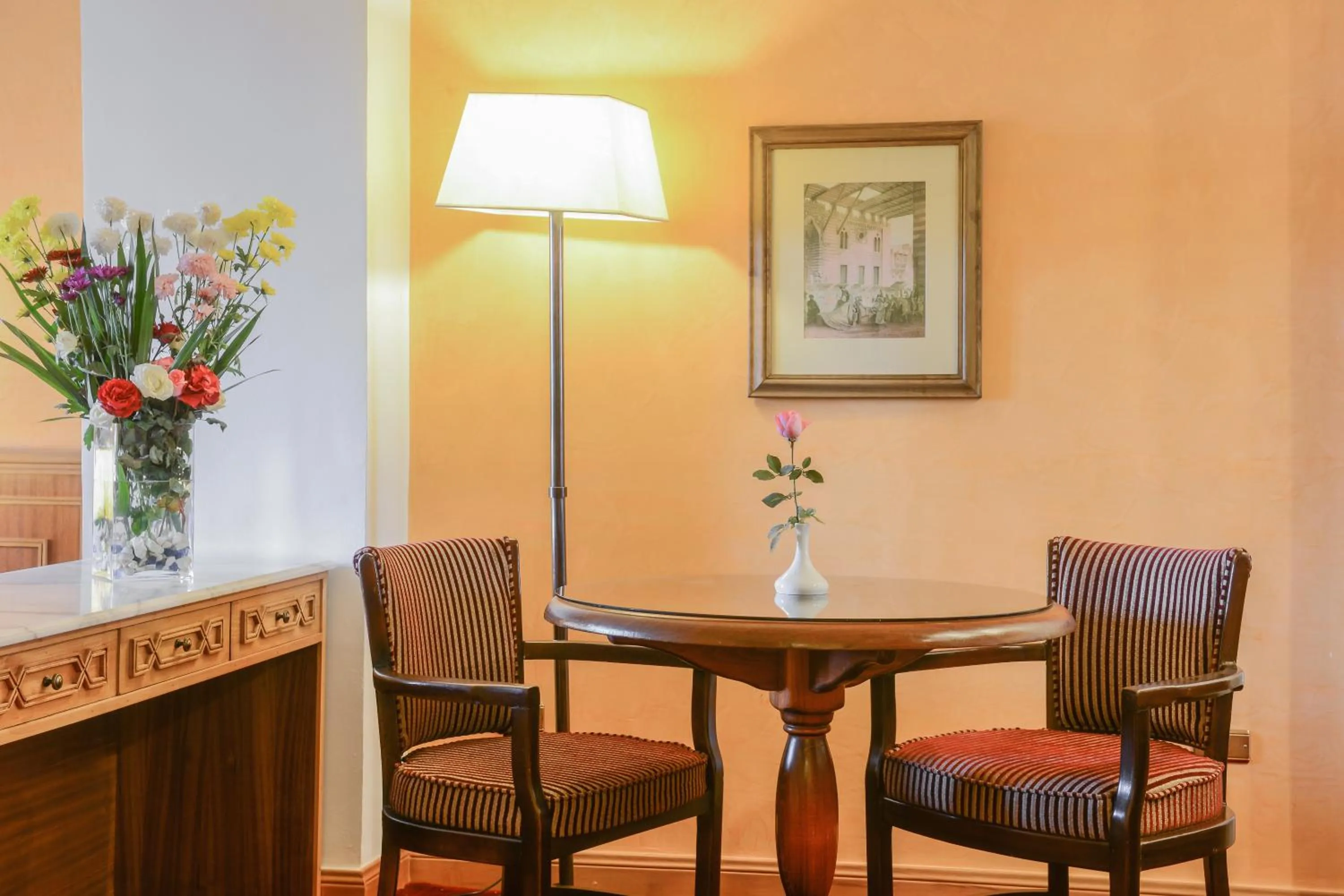 Dining area in Hotel Flamenco Cairo
