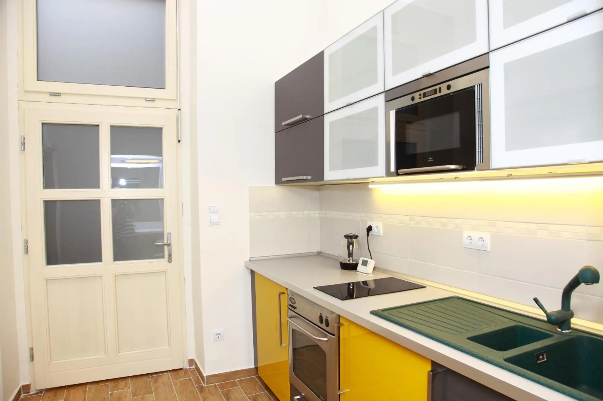 Flat On Andrássy Avenue