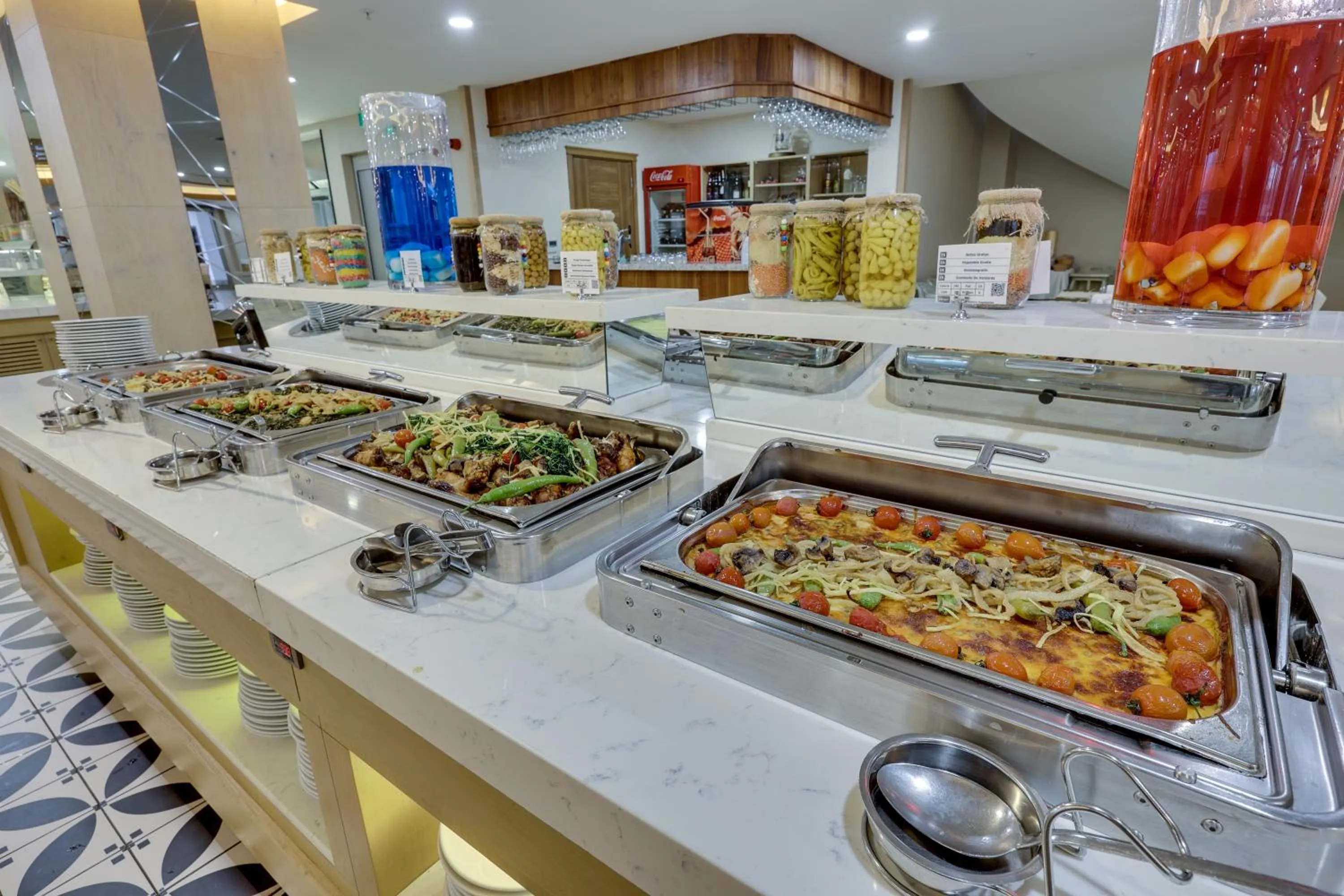 Restaurant/places to eat in Ramada Hotel & Suites by Wyndham Kusadasi