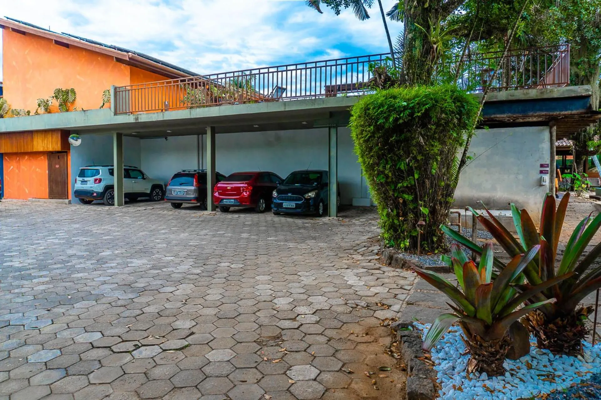 Parking in Pousada Jamboo