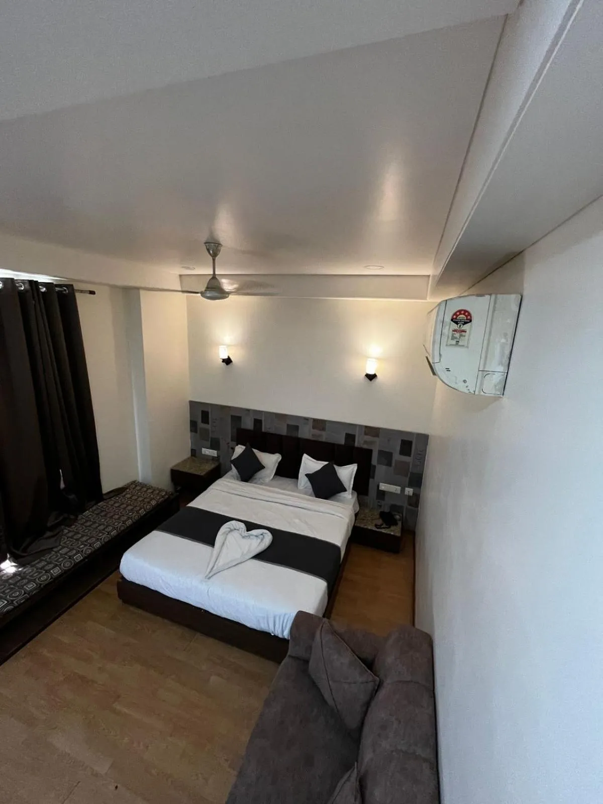 Hotel Harsh Paradise