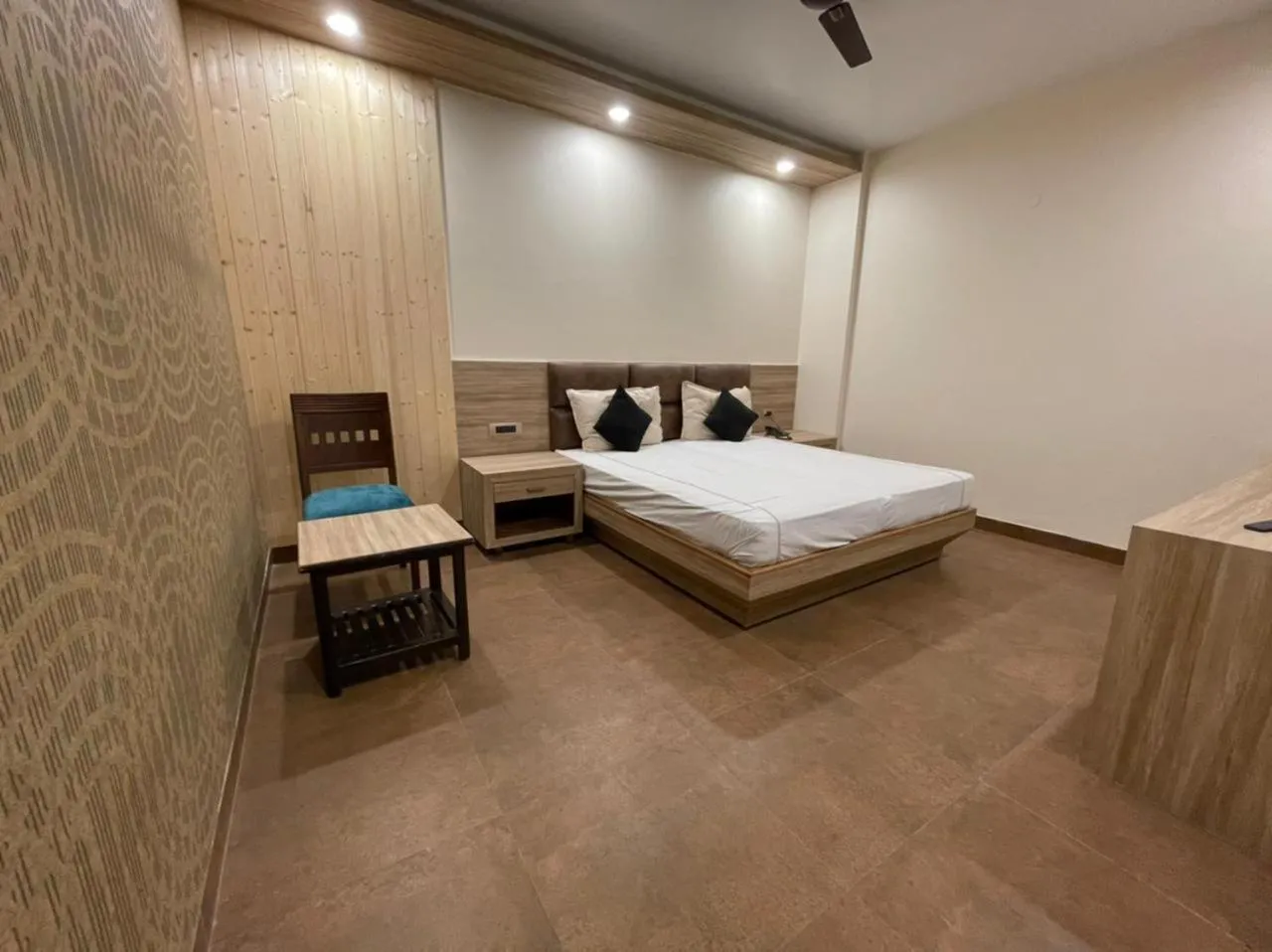 Hotel Tushar Elegant