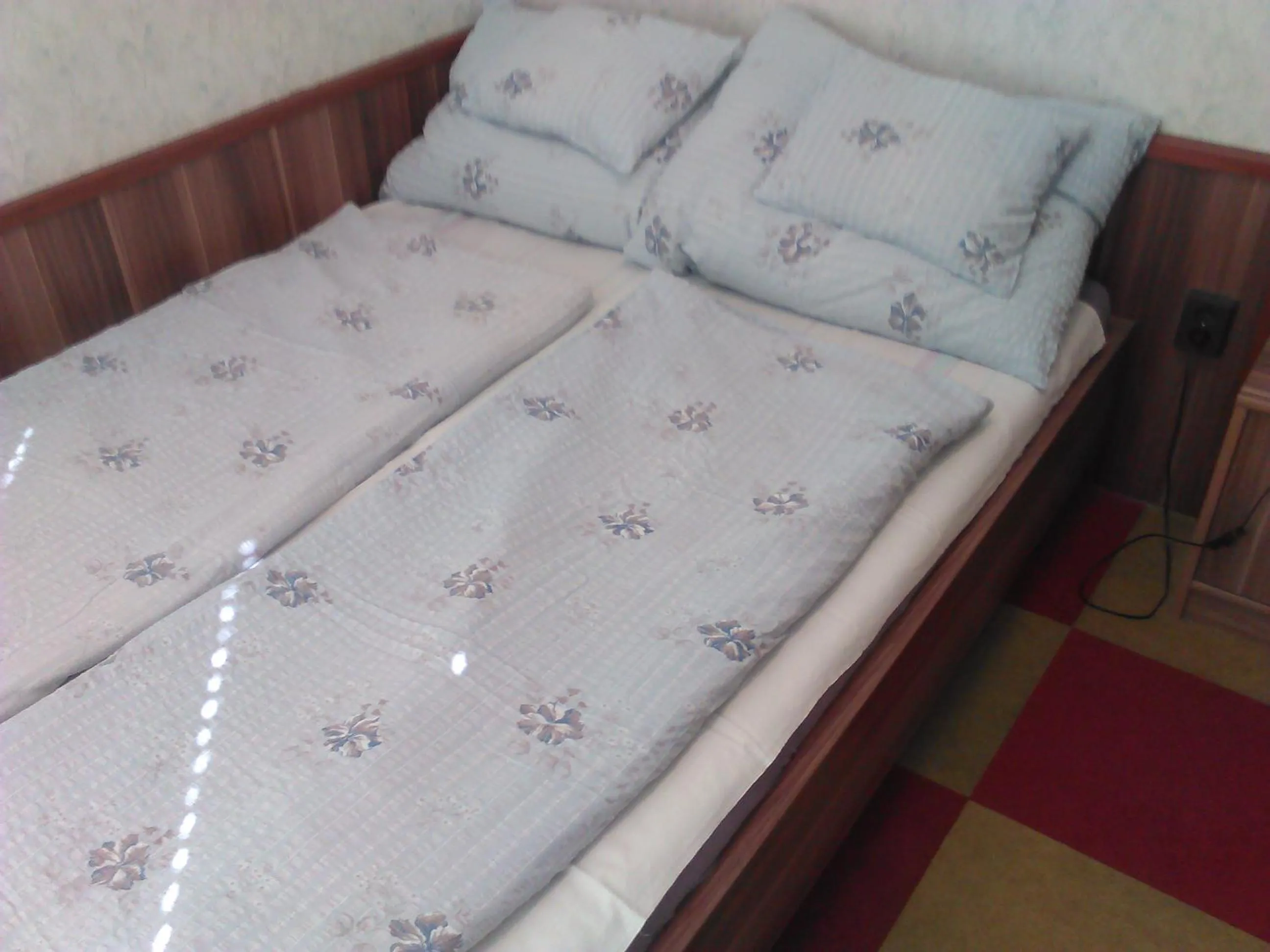 Bedroom, Bed in Family Home Apartment