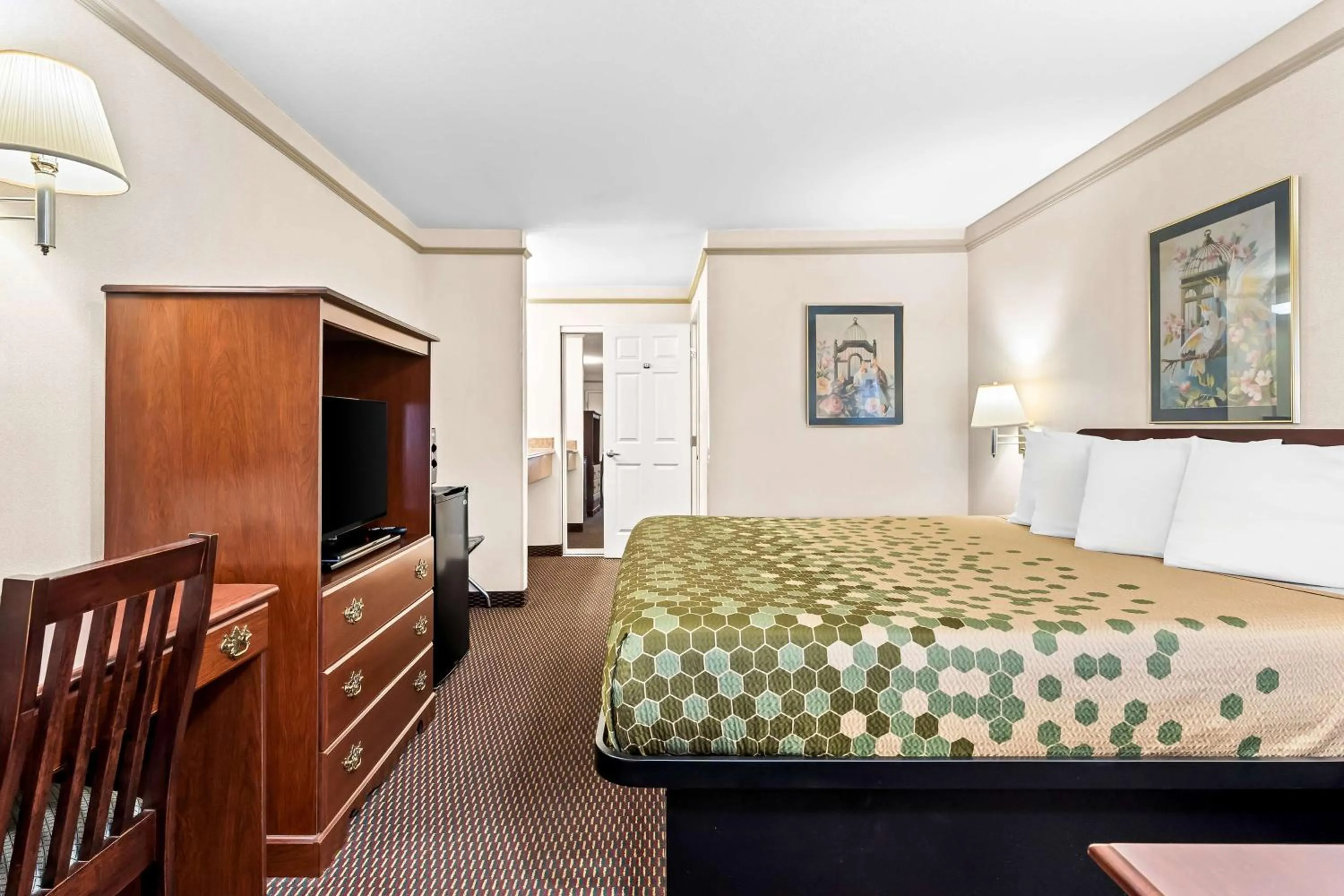Bedroom, Bed in SureStay Hotel by Best Western Castro Valley