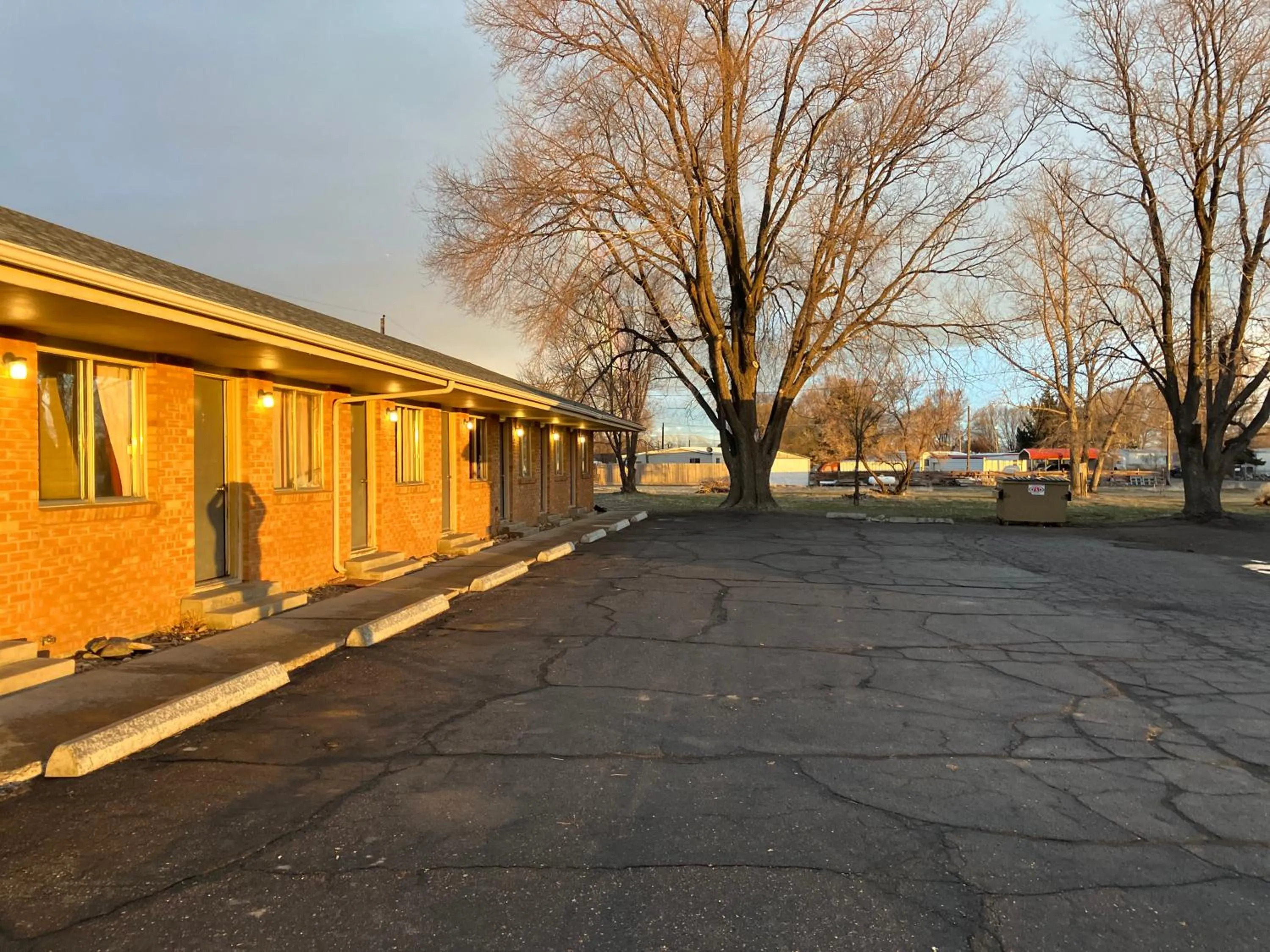 Tops Motel