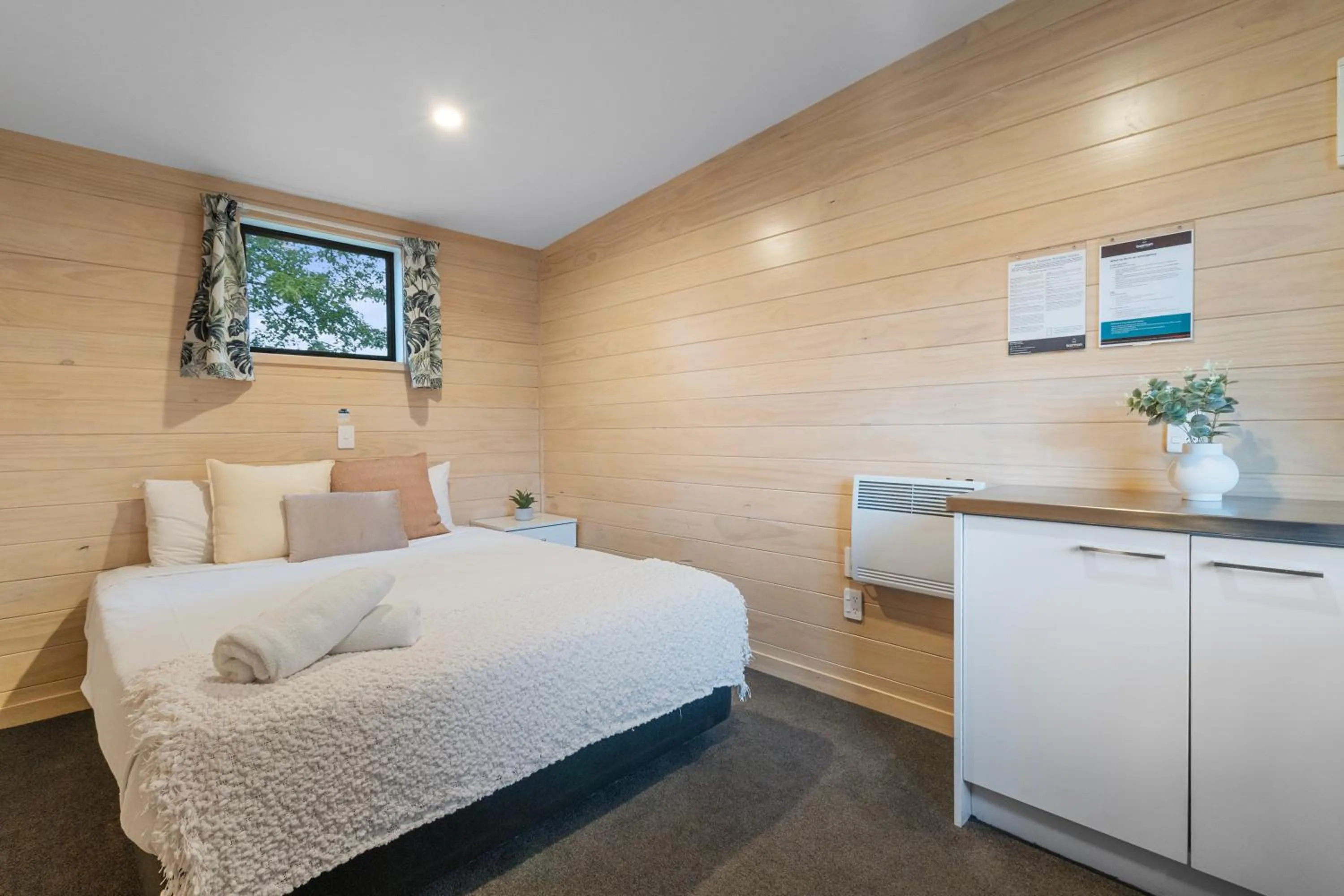 Bed in Tasman Holiday Parks - Christchurch
