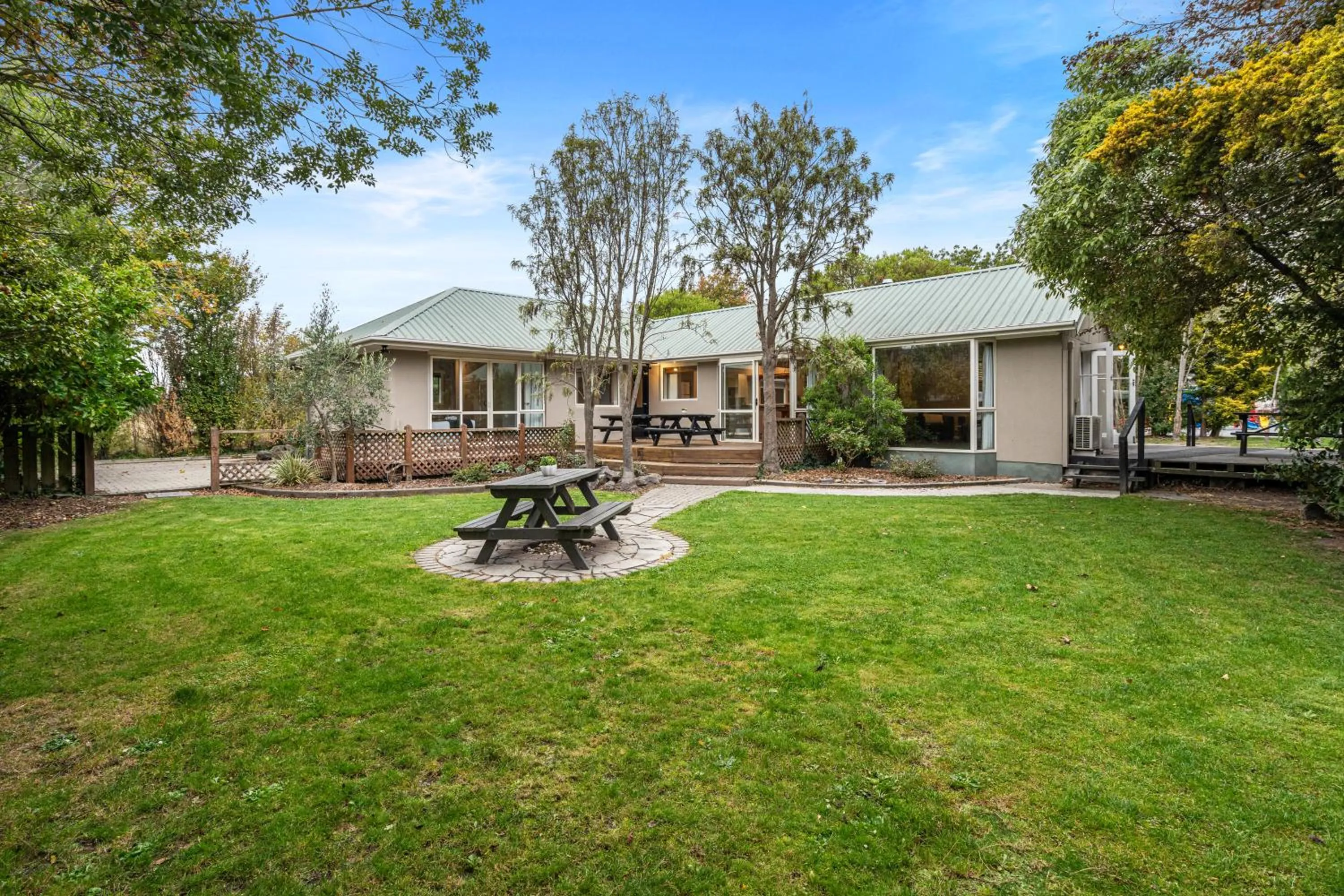 Garden in Tasman Holiday Parks - Christchurch