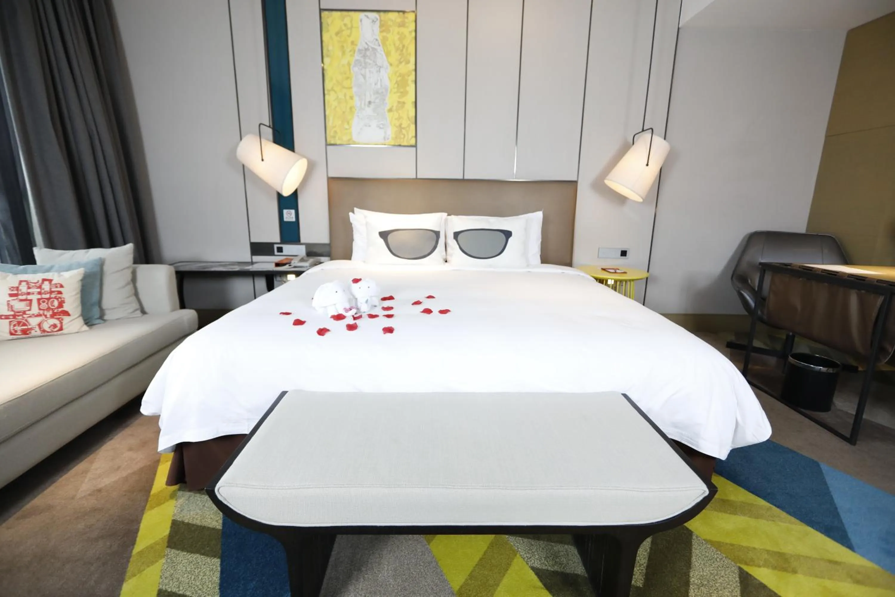 Bed in MiniMax Premier Hotel Shanghai Hongqiao