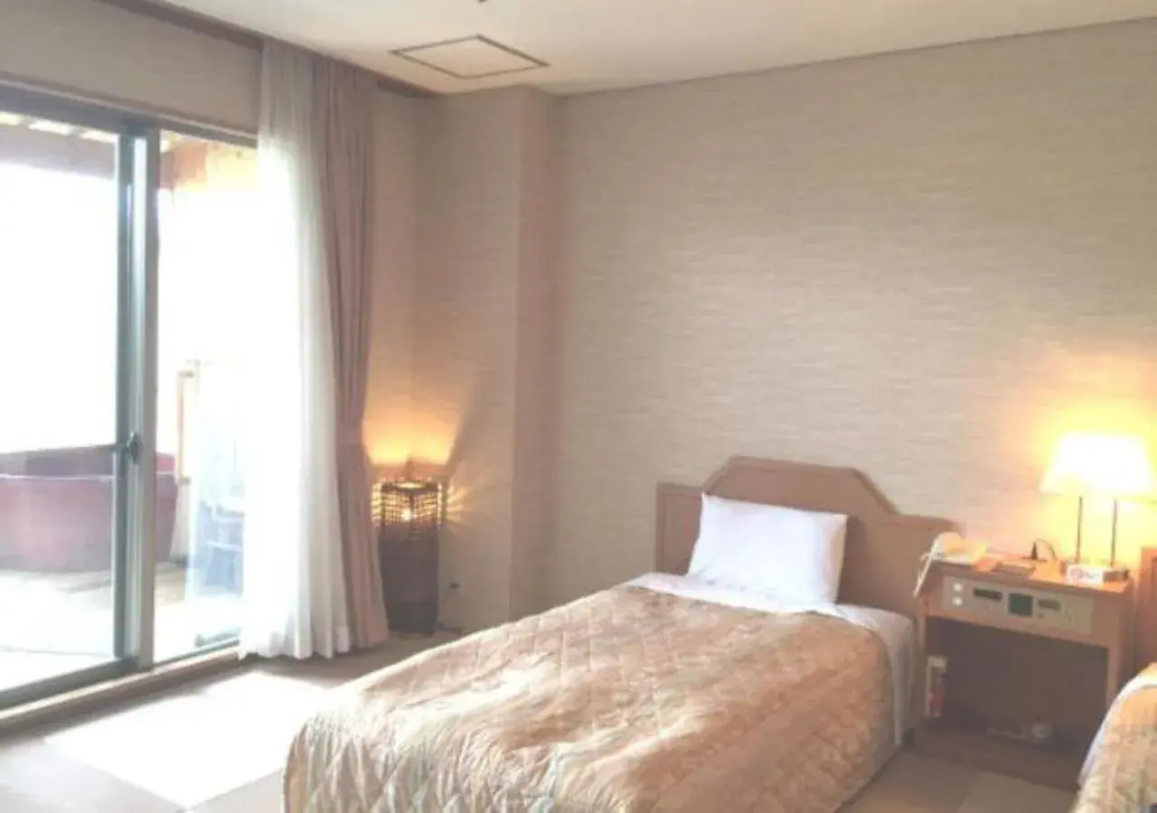 Photo of the whole room, Bed in Tsurugi Koizuki Photo of the whole room, Bed in Tsurugi Koizuki