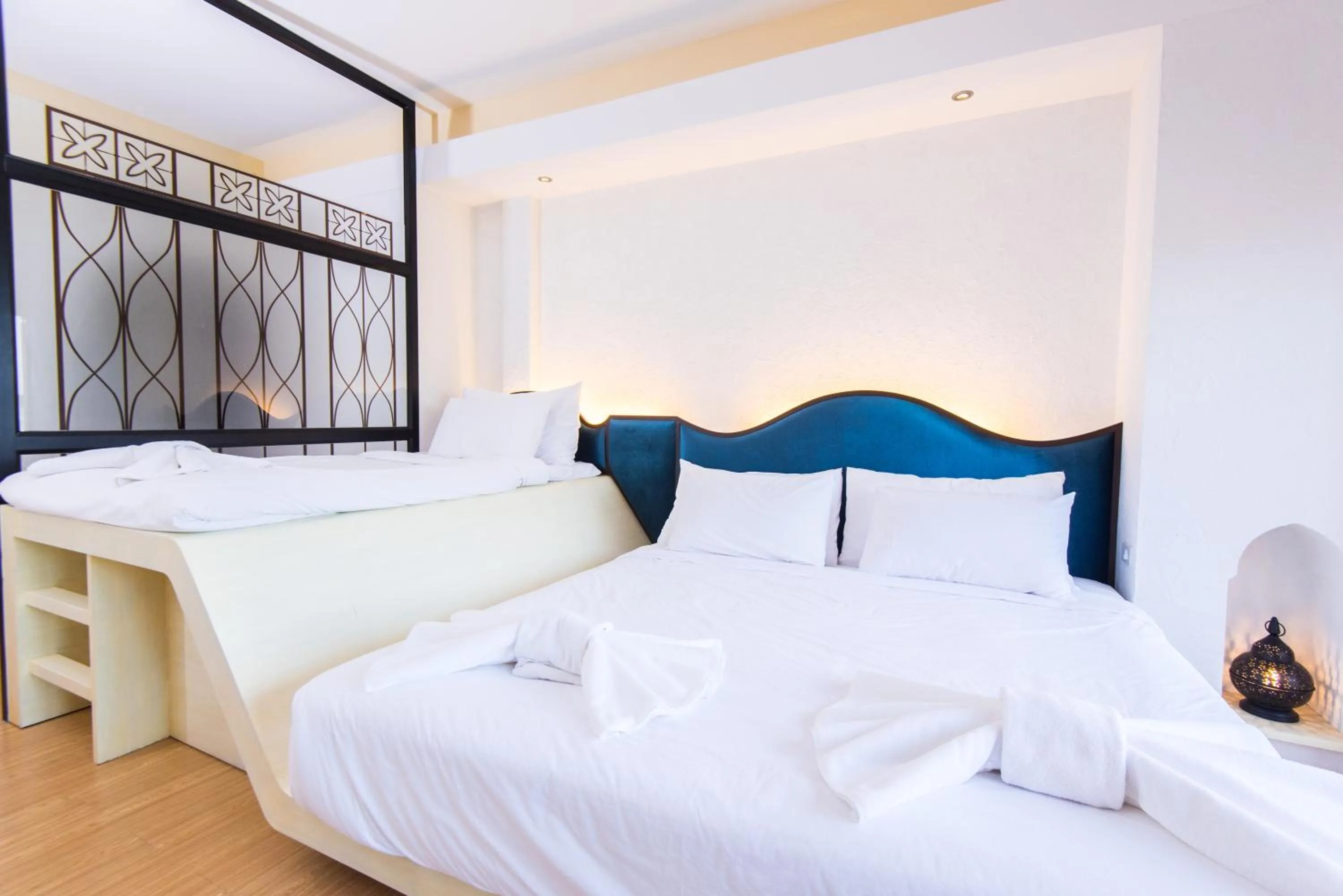 Bed in Baan Talay See Cream Resort