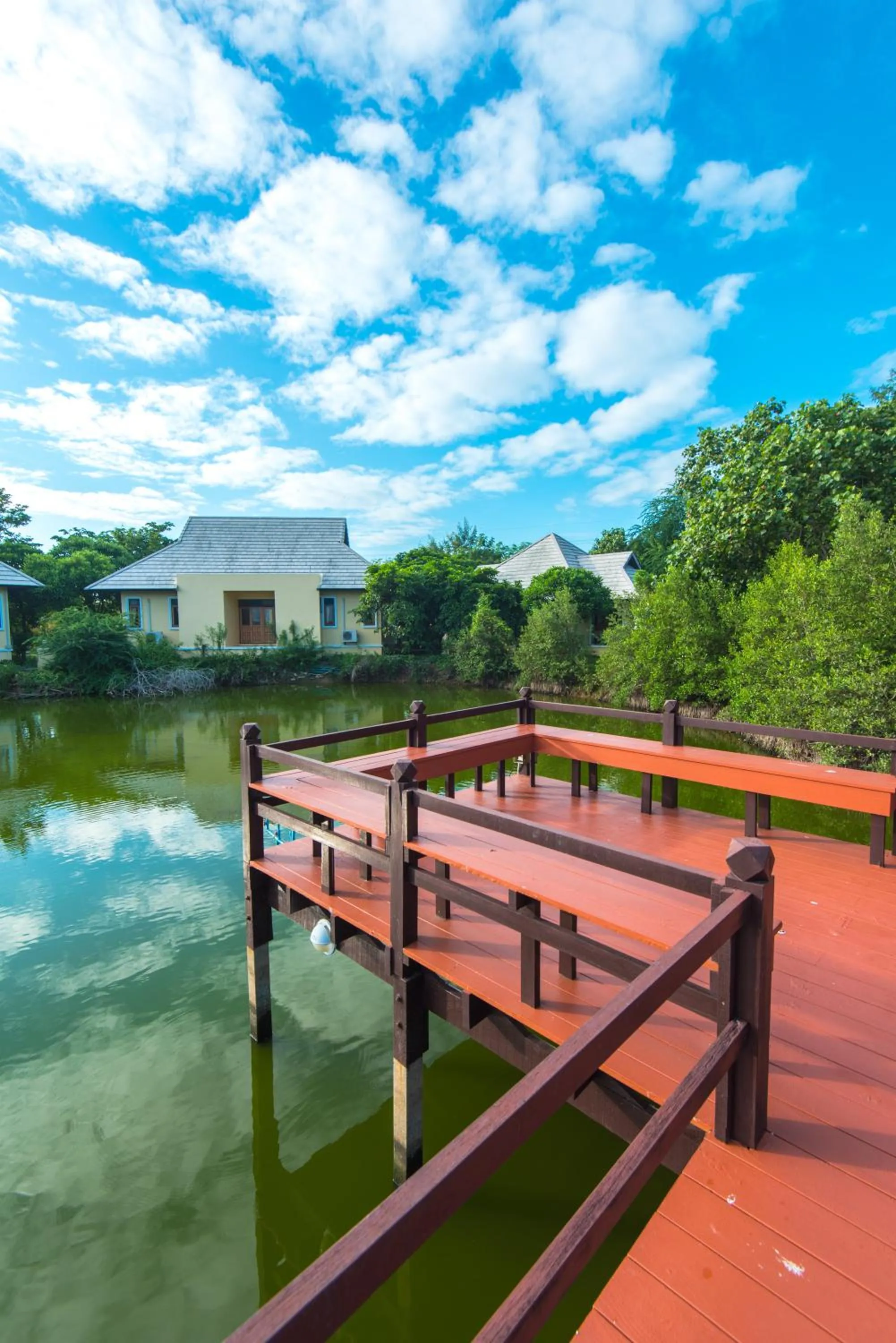 Baan Talay See Cream Resort