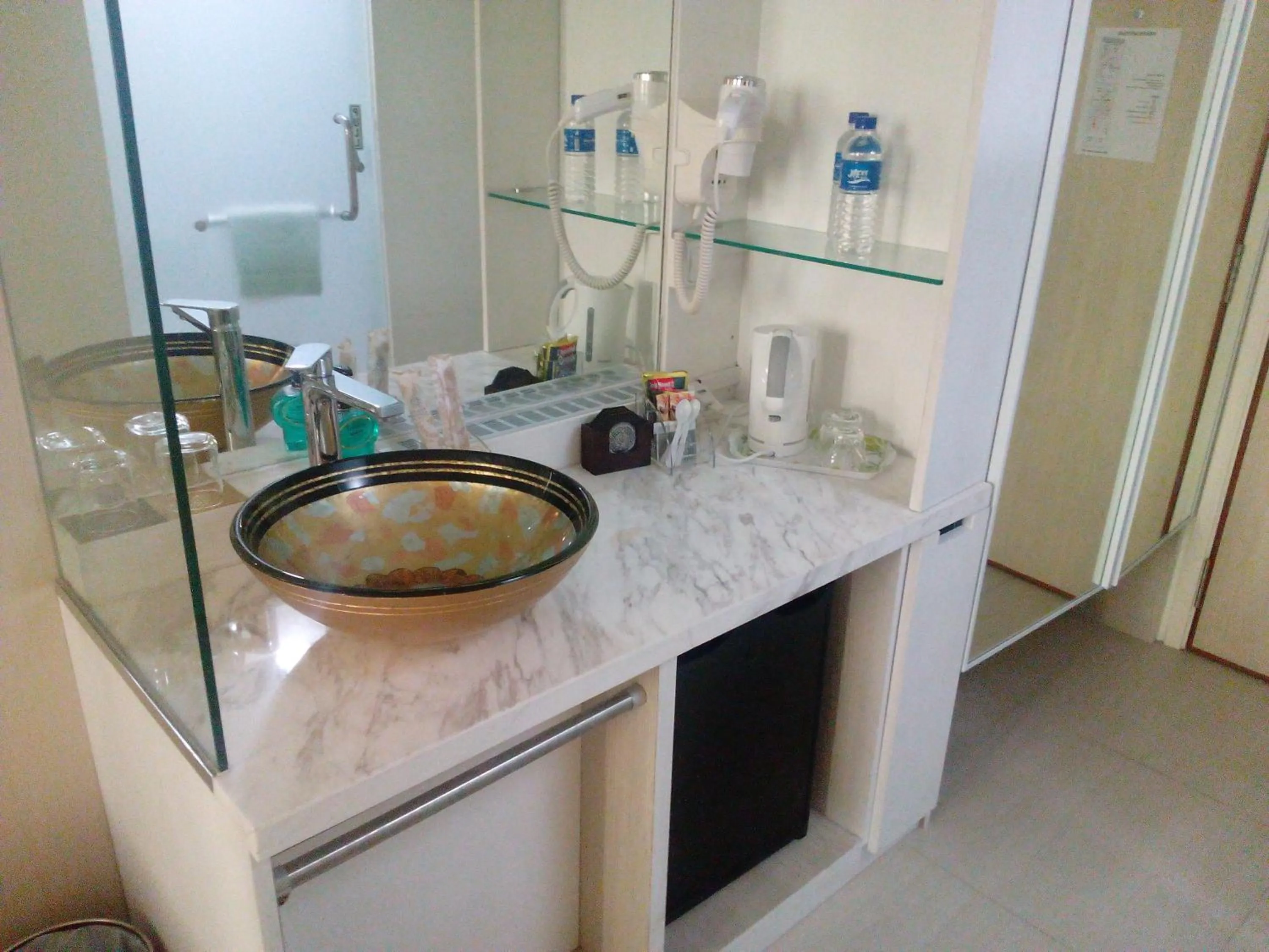 Bathroom in Jayleen Clarke Quay Hotel