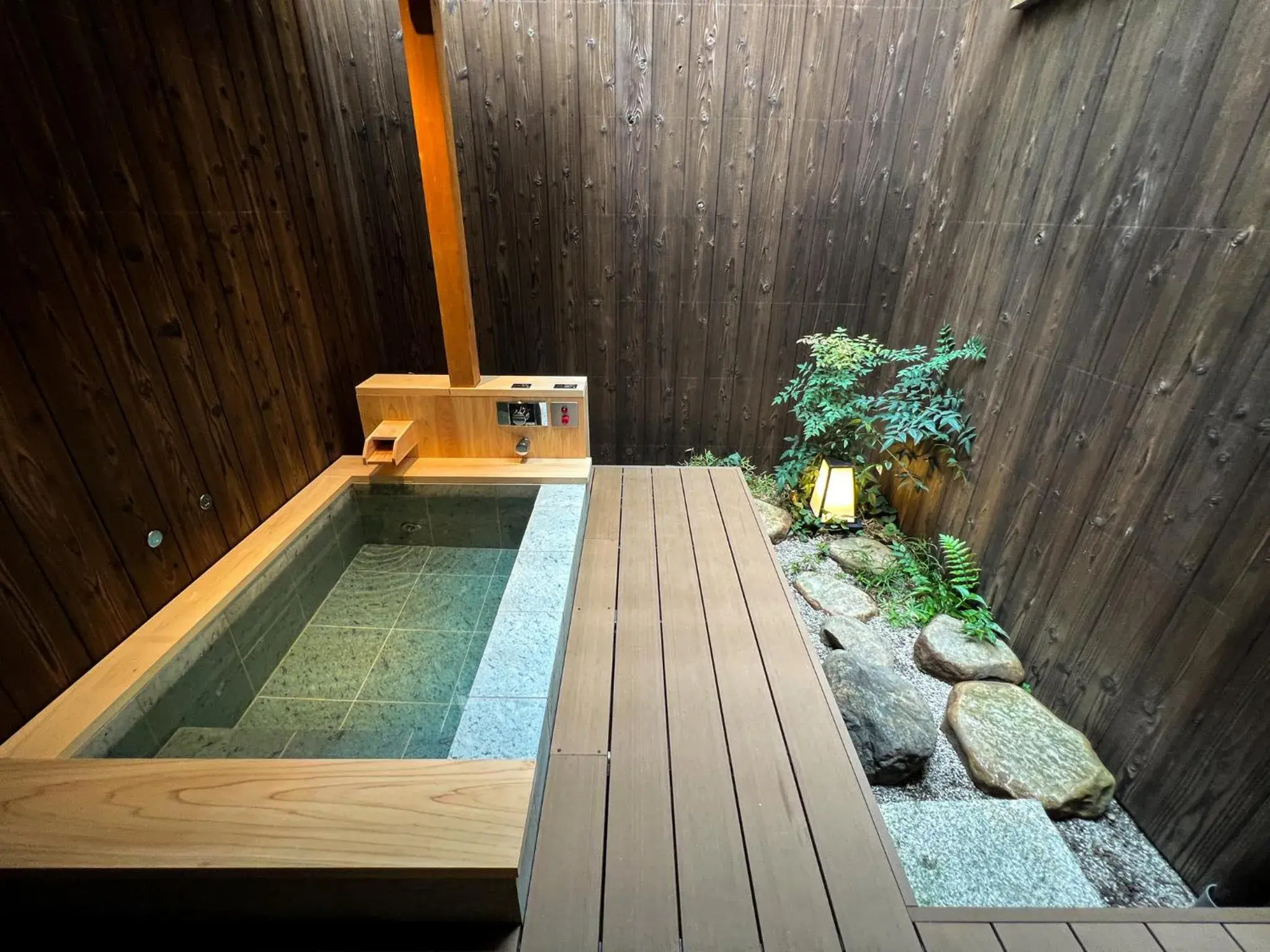 Open Air Bath in Rinn Rokujo Machiya Open Air Bath in Rinn Rokujo Machiya