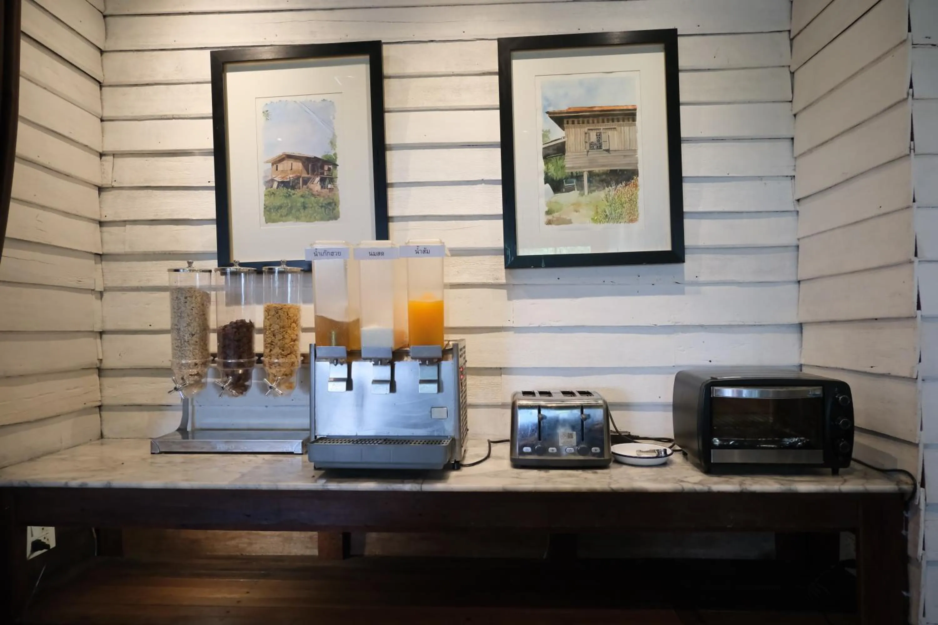 Breakfast in Brown House Hotel